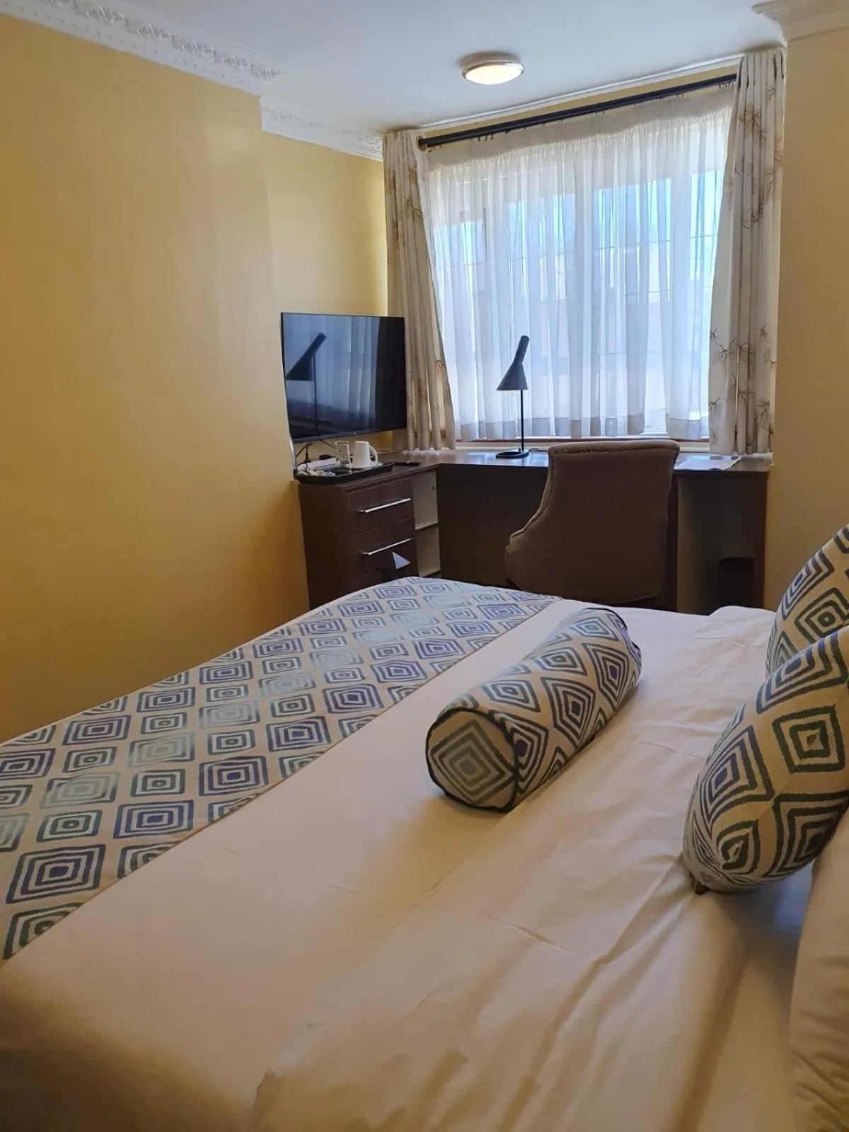 Bed in Asyana Gardens