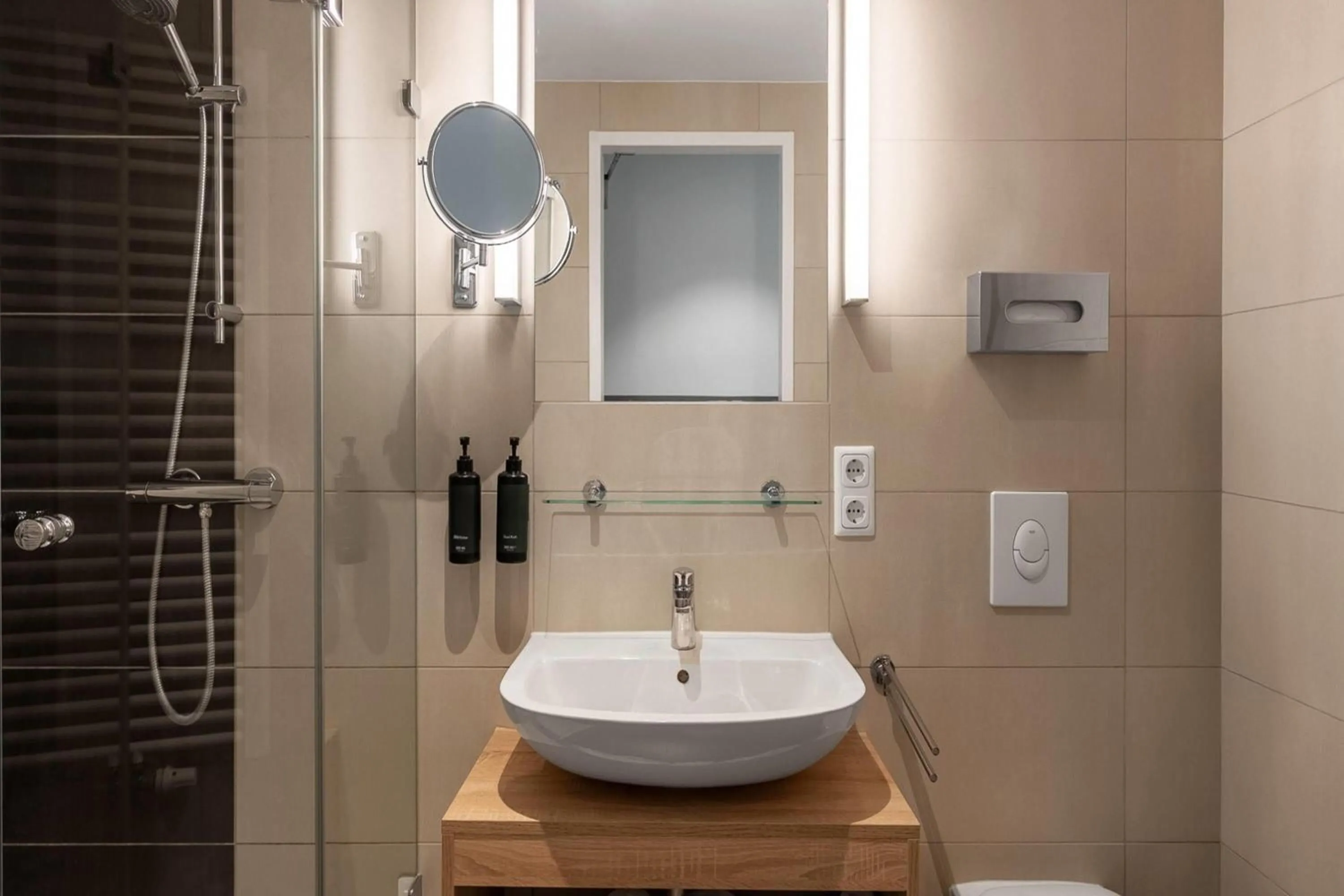 Bathroom in Wyndham Garden Munich Messe