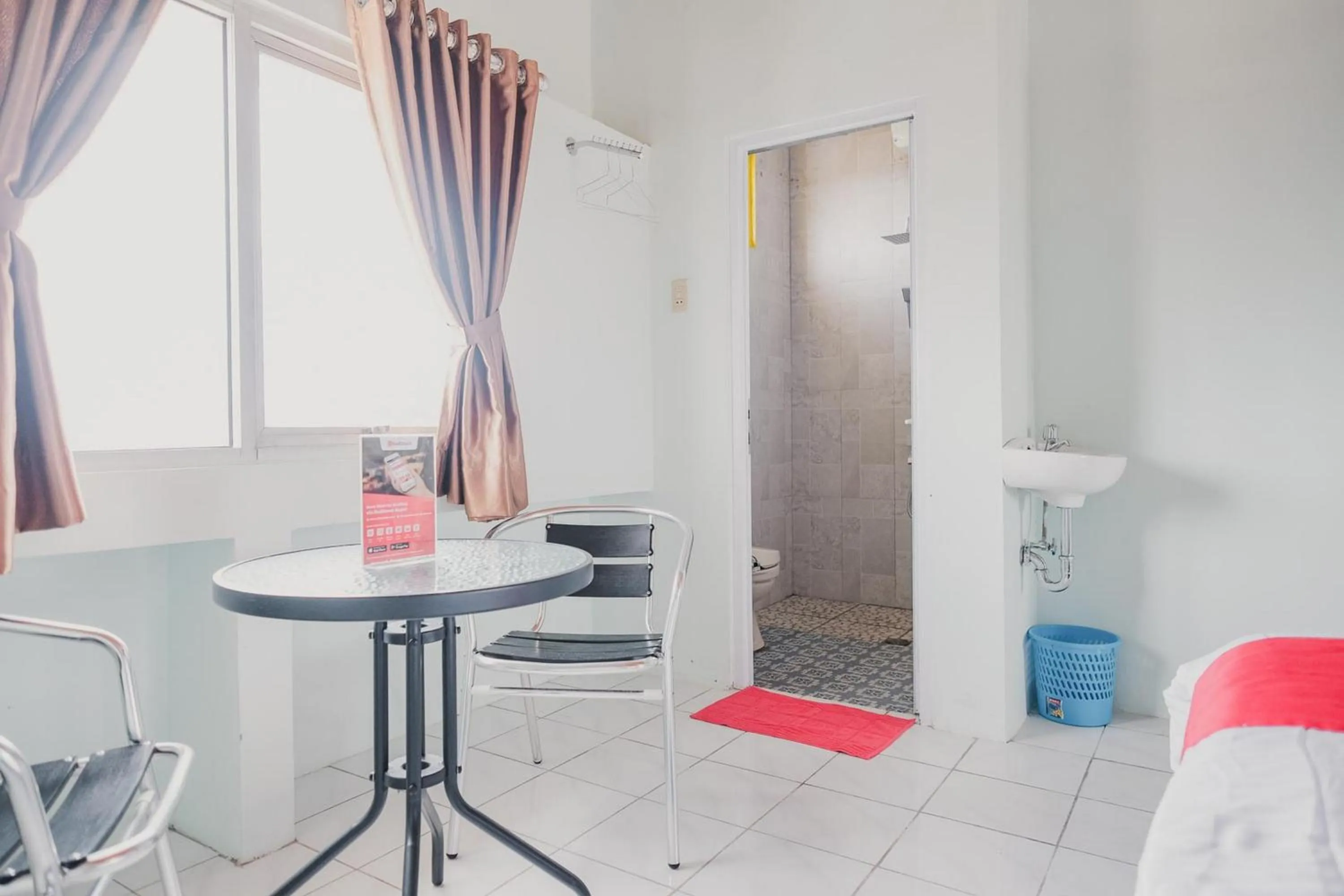 RedDoorz @ Jalan Pangeran Antasari Lampung 2