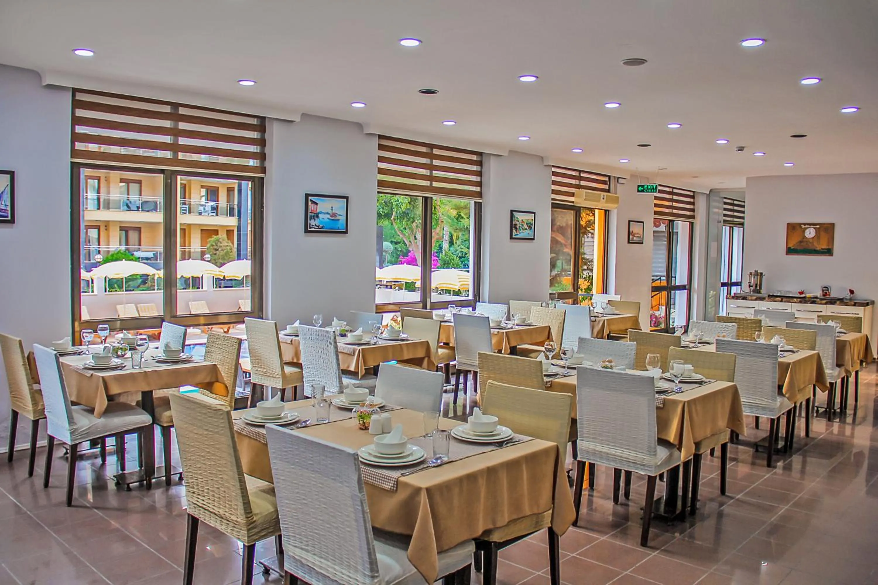 Food and drinks in Yaman Life Hotel