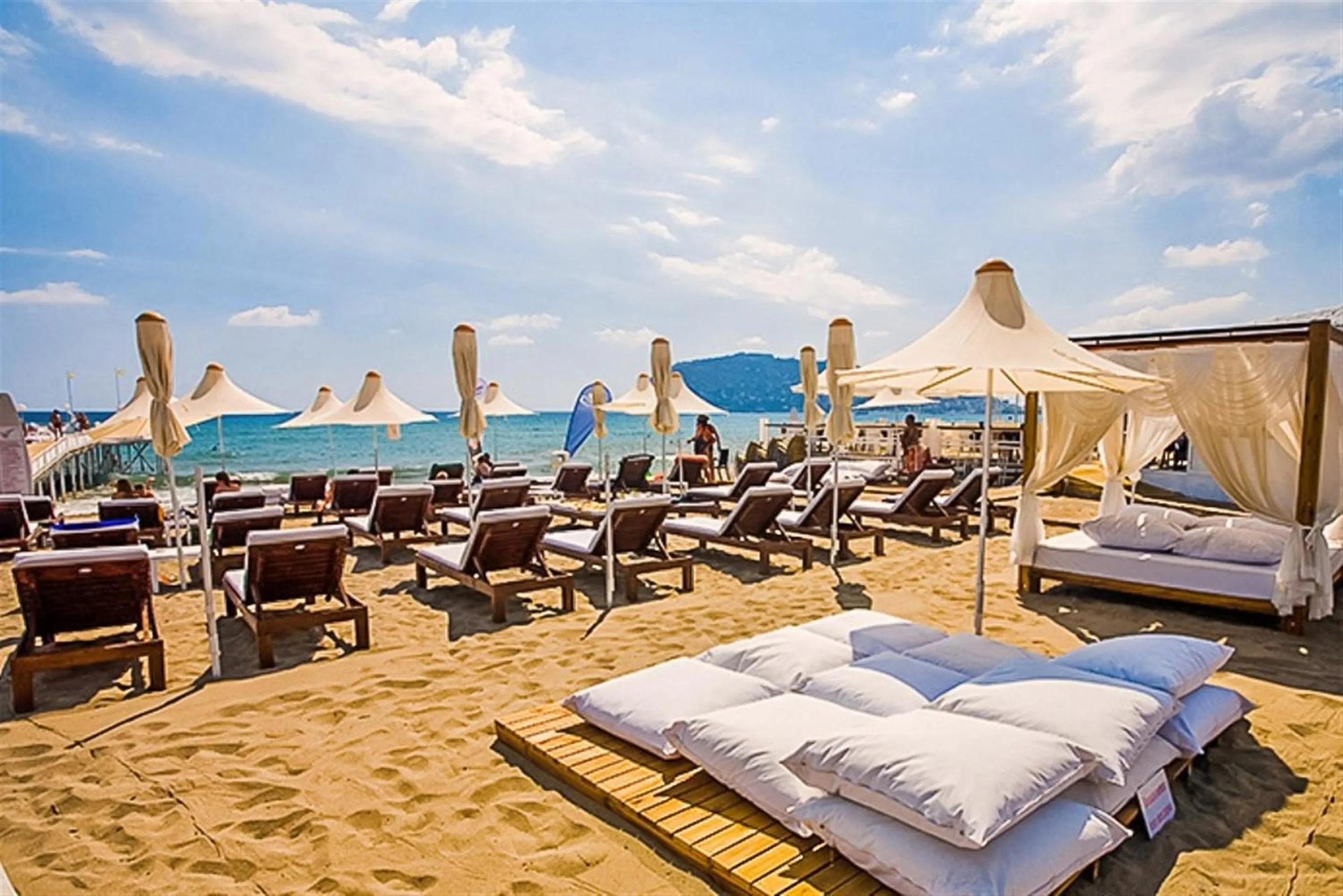 Beach in Yaman Life Hotel