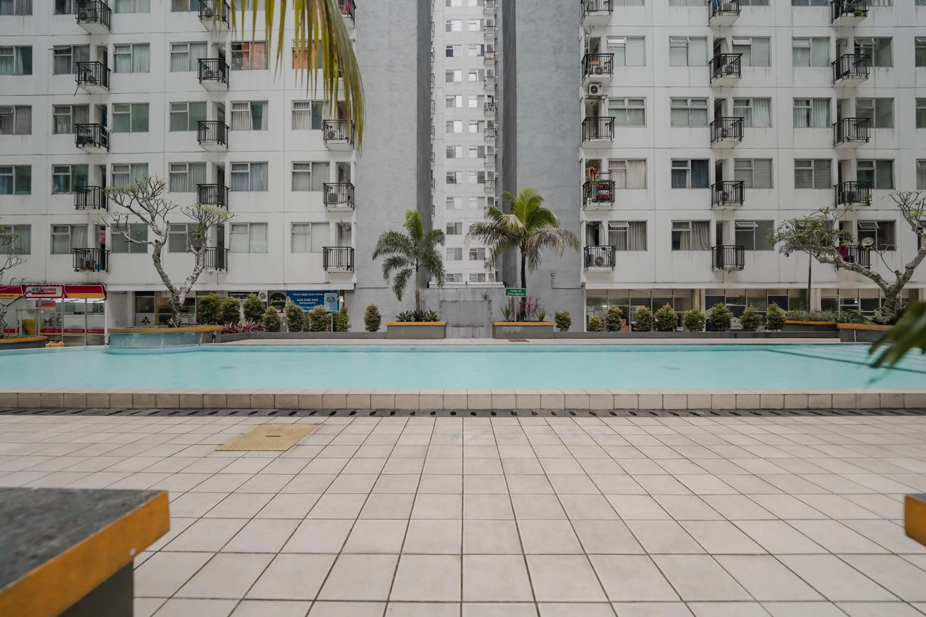 Property building in The Jarrdin by Bethania Pro