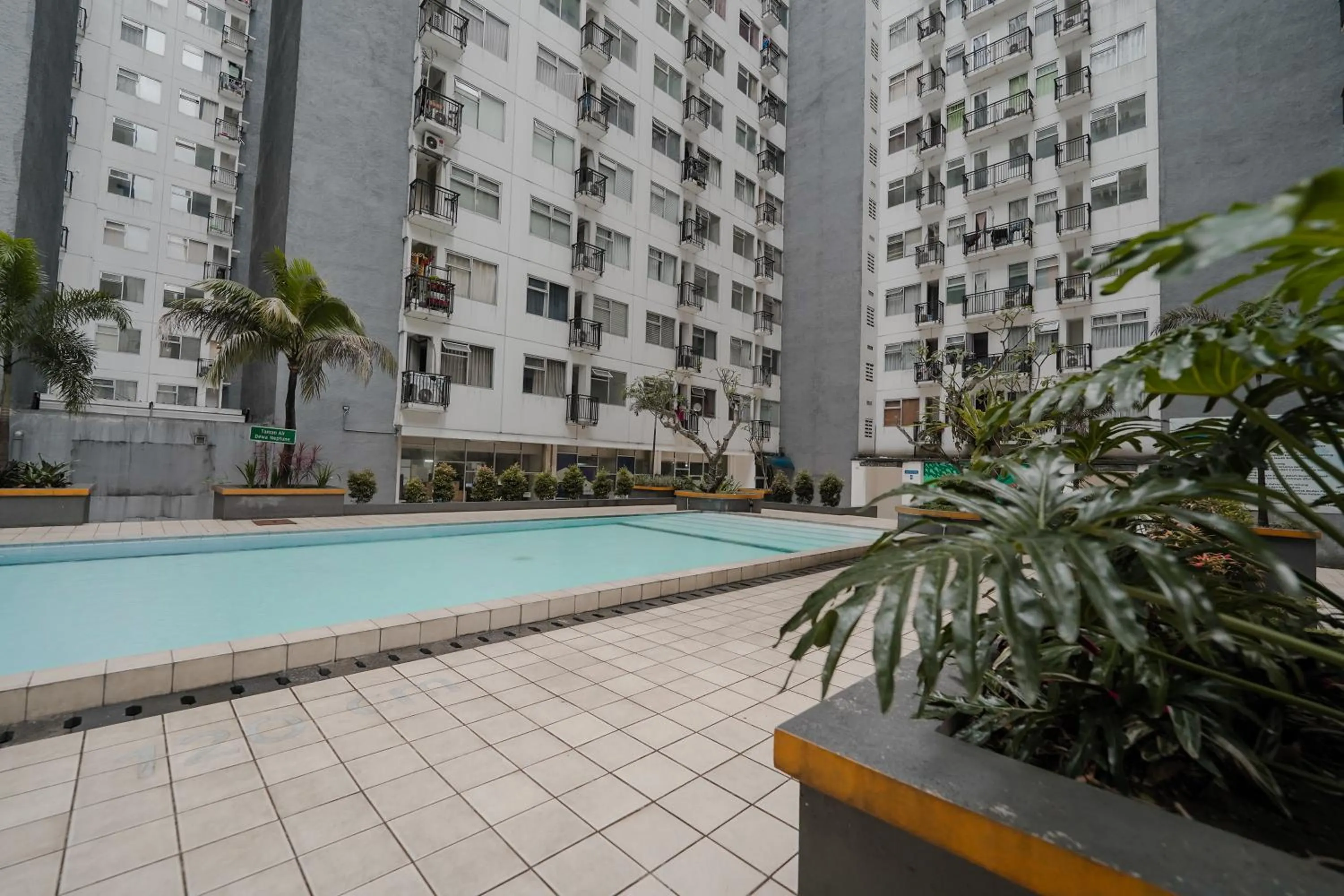 Property building in The Jarrdin by Bethania Pro