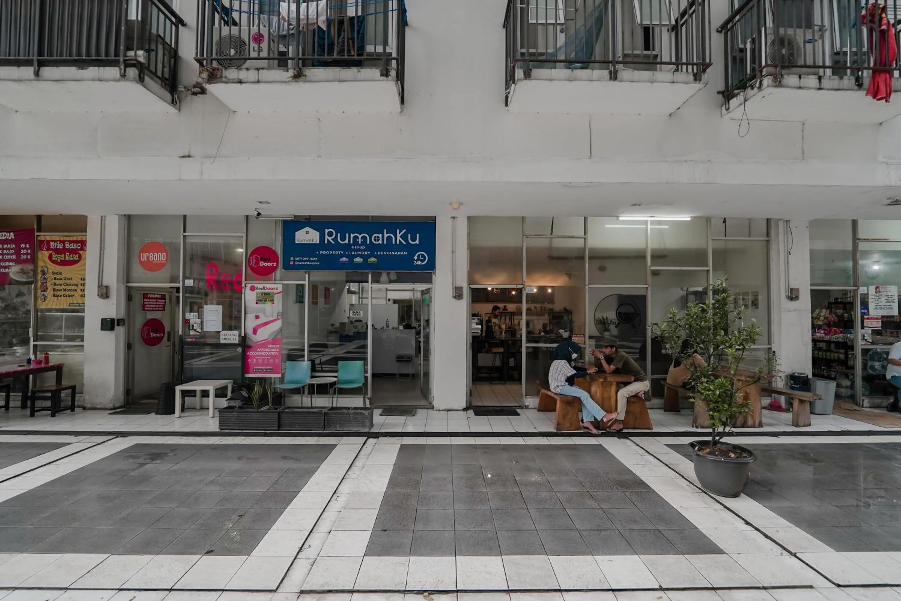 Property building in The Jarrdin by Bethania Pro