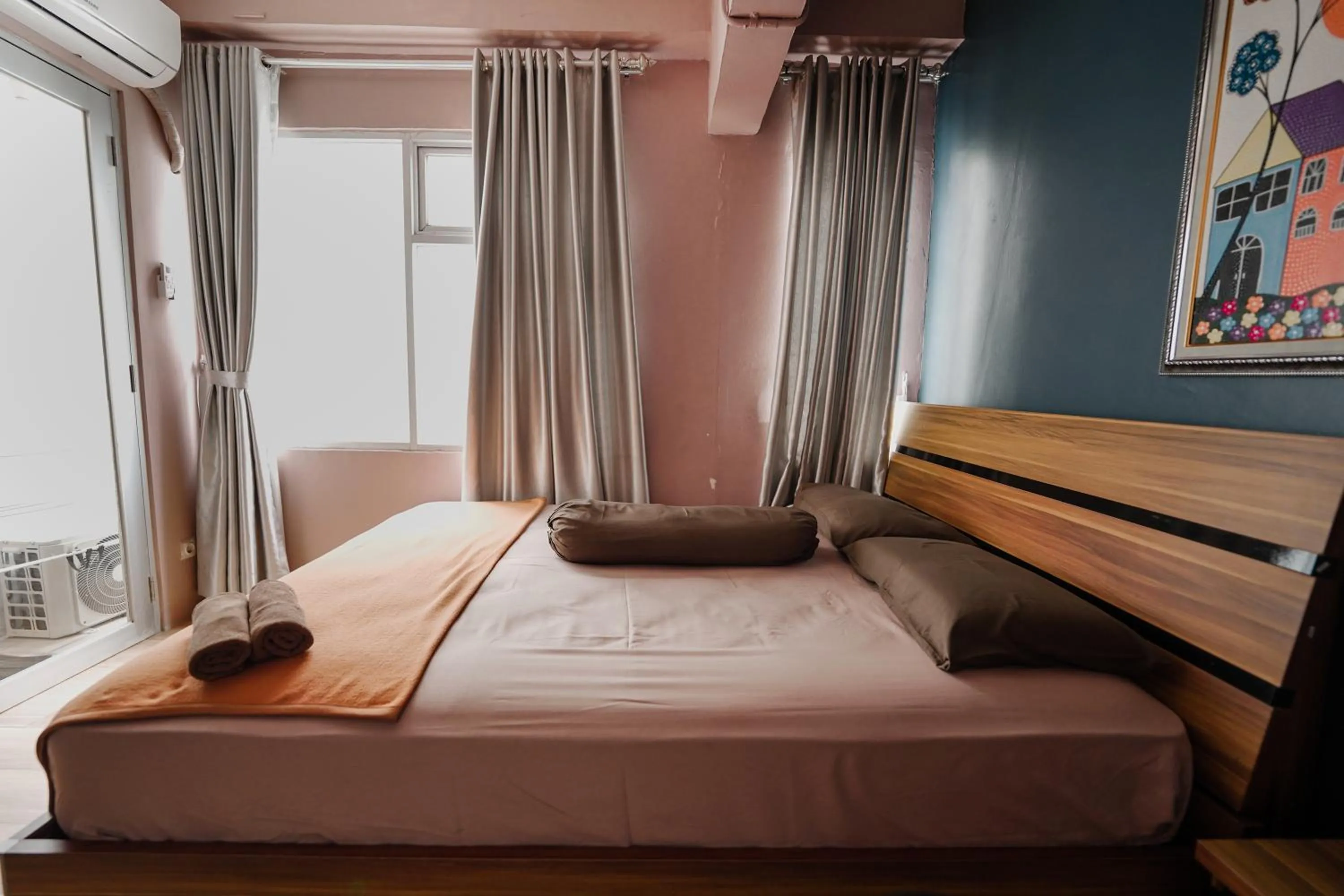 Bed in The Jarrdin by Bethania Pro