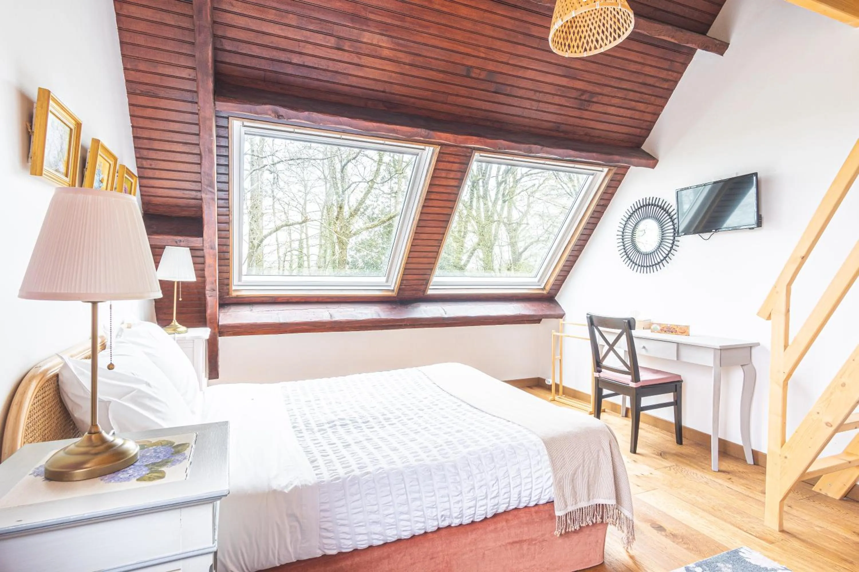 Bedroom, Bed in Bed and Breakfast Saultchevreuil, sur la route du Mont Saint Michel