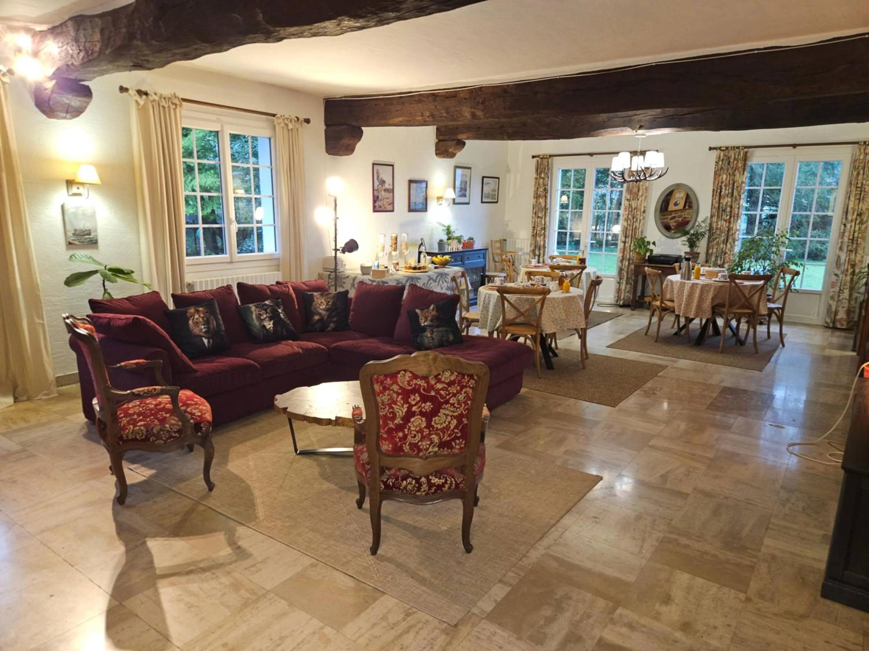 Living room in Bed and Breakfast Saultchevreuil, sur la route du Mont Saint Michel