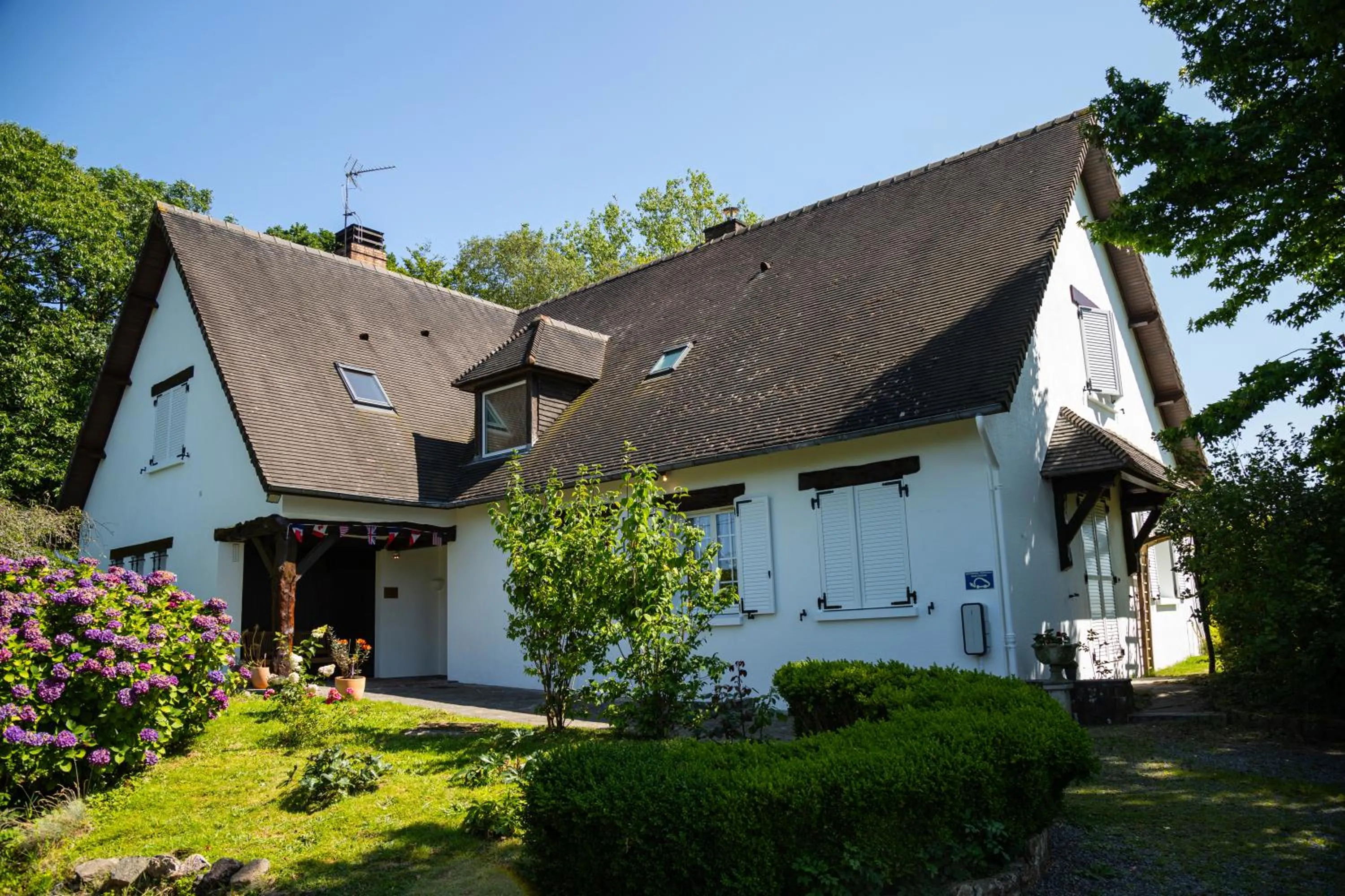 Property building in Bed and Breakfast Saultchevreuil, sur la route du Mont Saint Michel