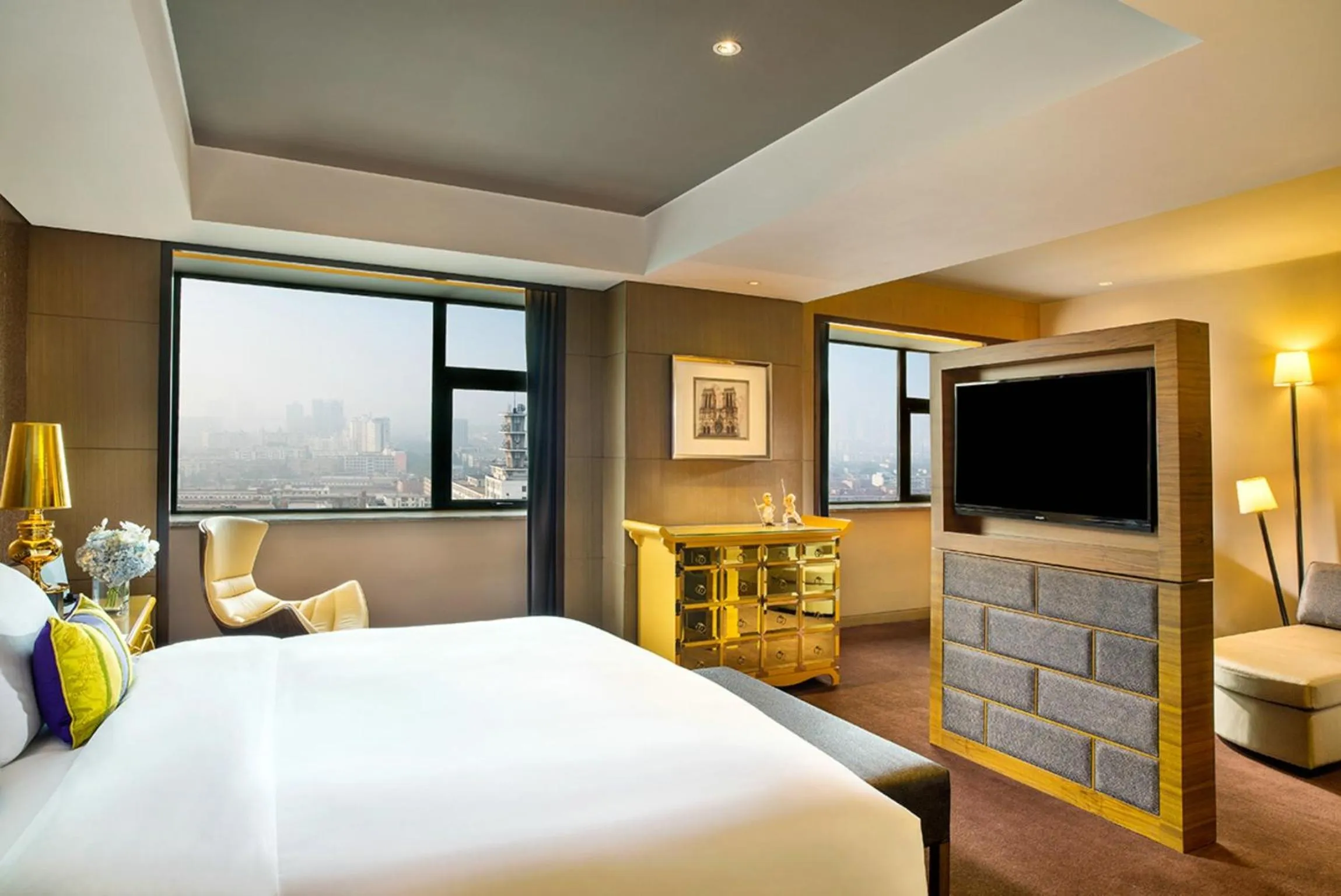 TV and multimedia, Bed in Sofitel Zhengzhou International