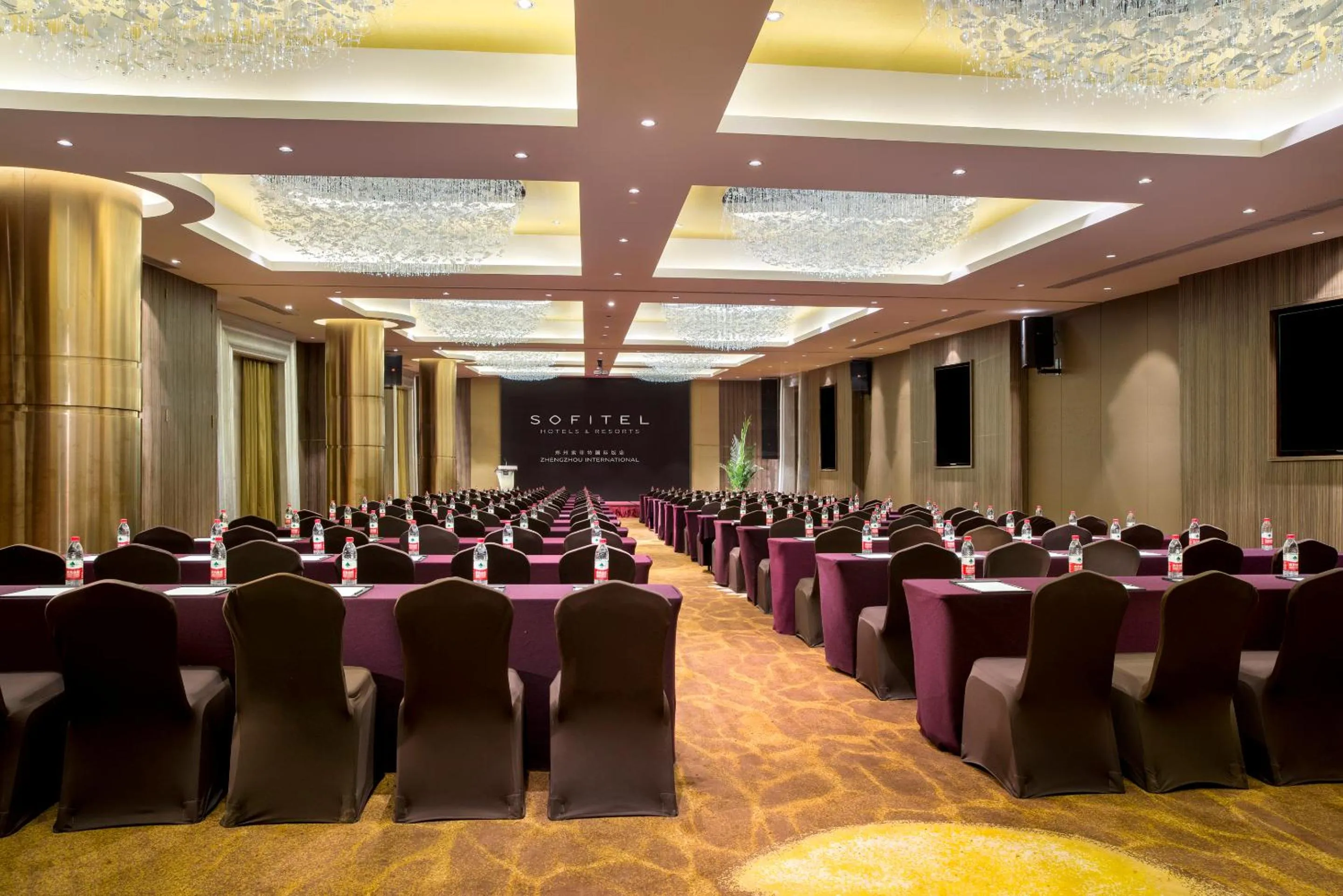 Meeting/conference room in Sofitel Zhengzhou International