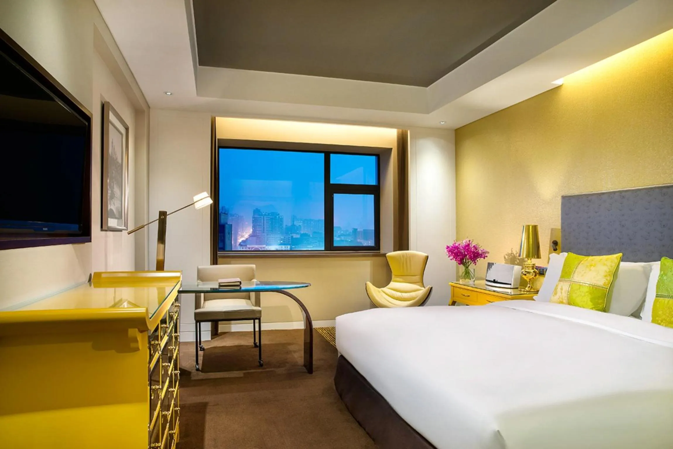 TV and multimedia, Bed in Sofitel Zhengzhou International