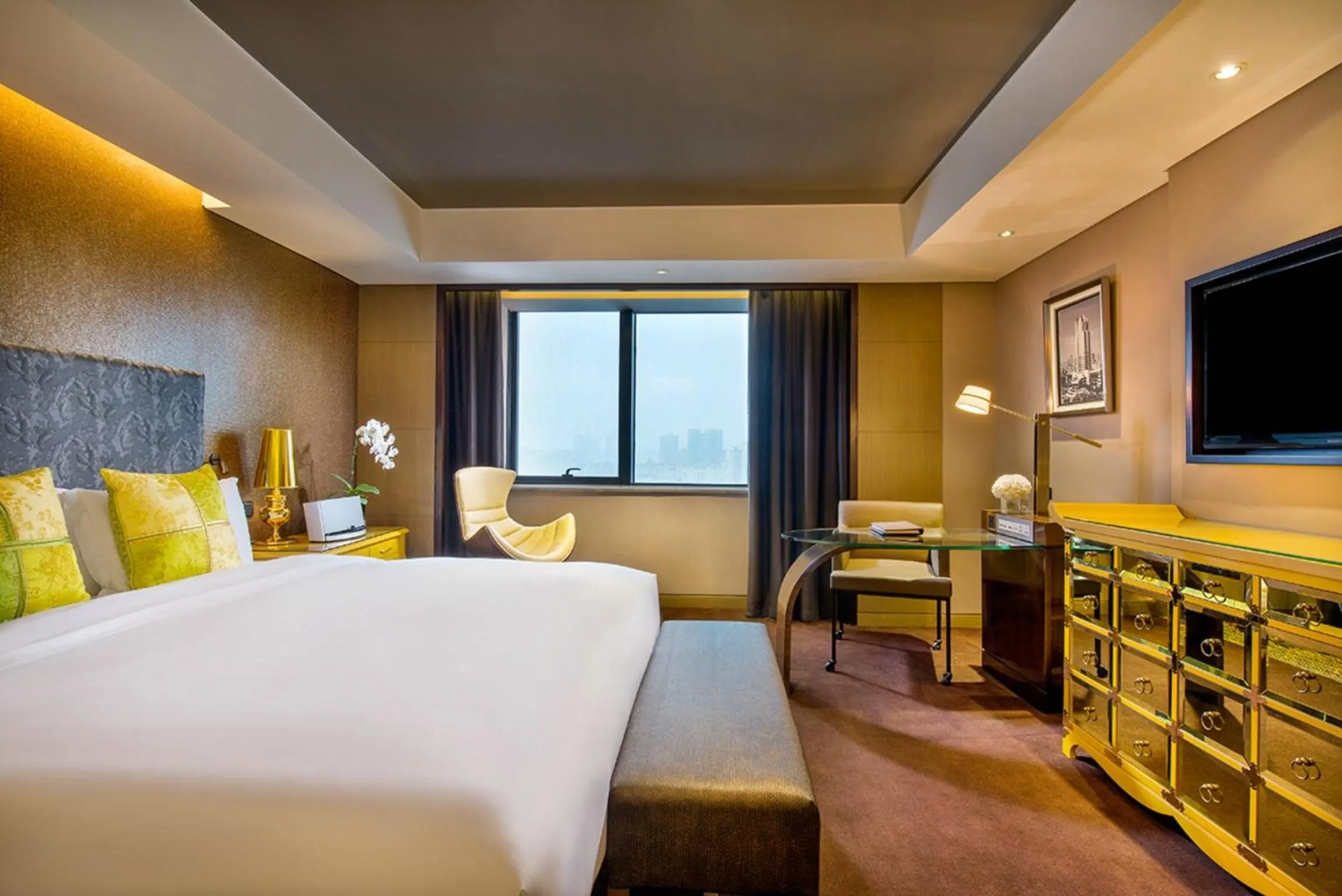 TV and multimedia, Bed in Sofitel Zhengzhou International