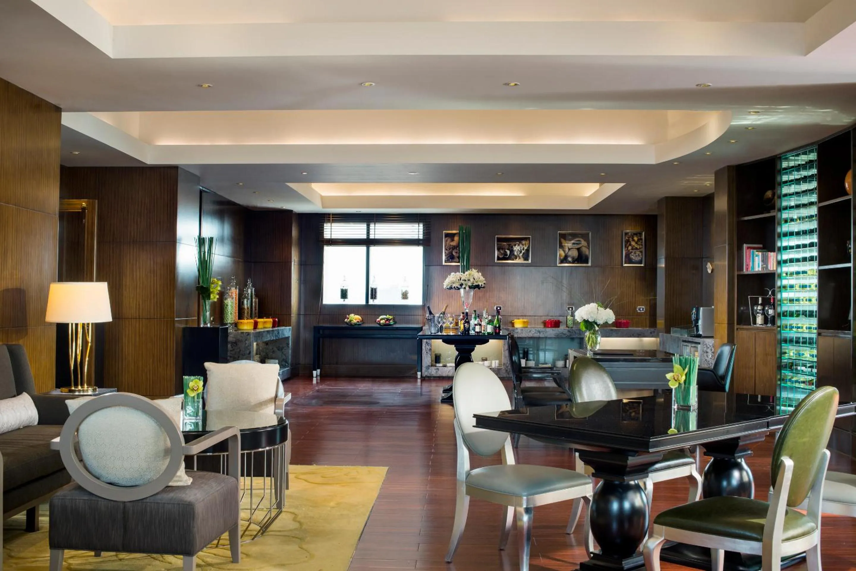 Lounge or bar in Sofitel Zhengzhou International