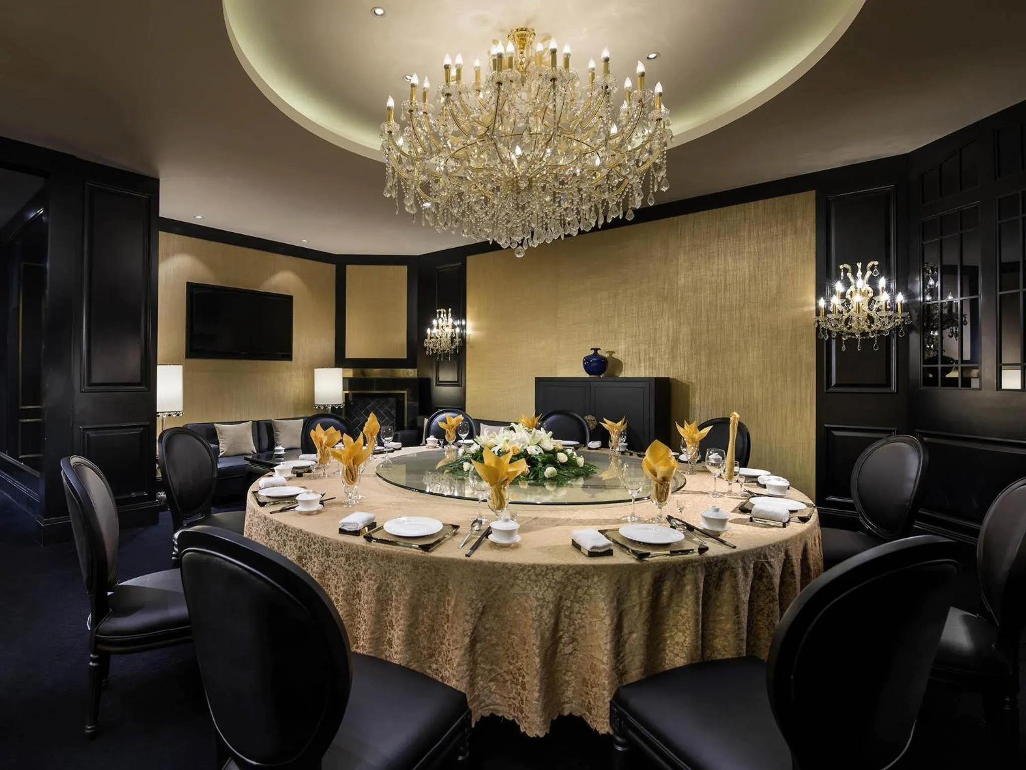 Restaurant/places to eat in Sofitel Zhengzhou International