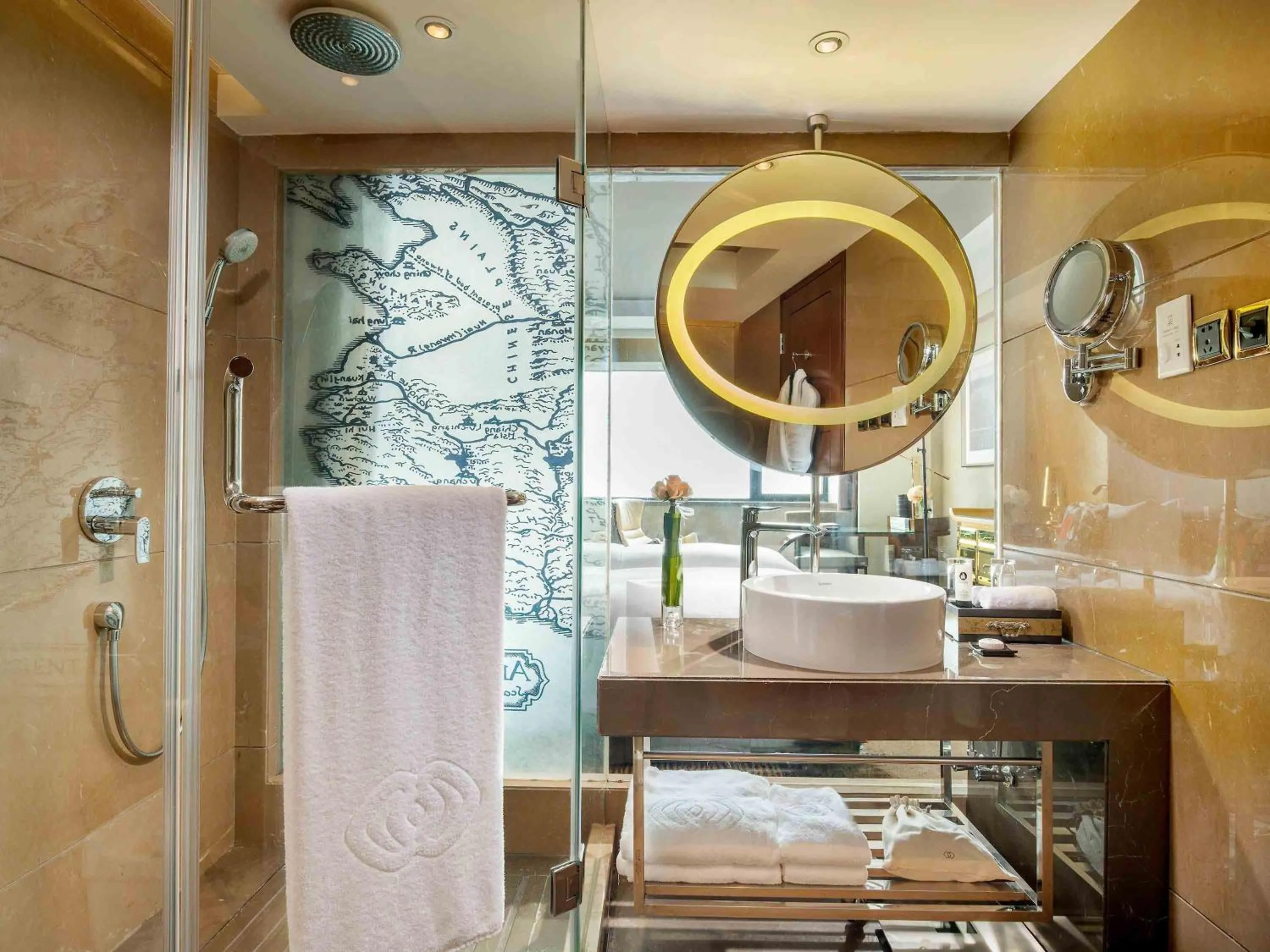 Bedroom in Sofitel Zhengzhou International