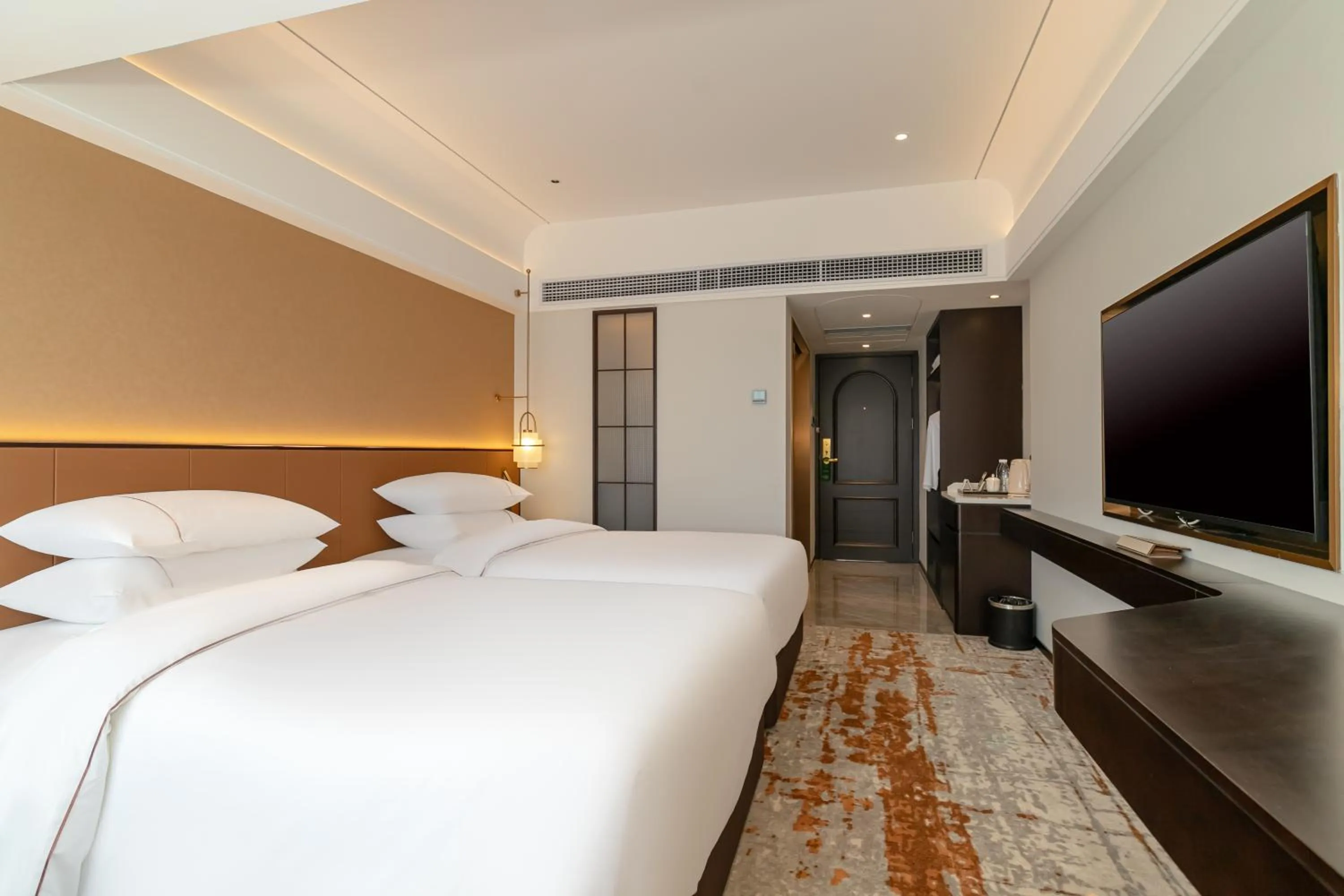 Bedroom, Bed in Guangdong Victory Hotel