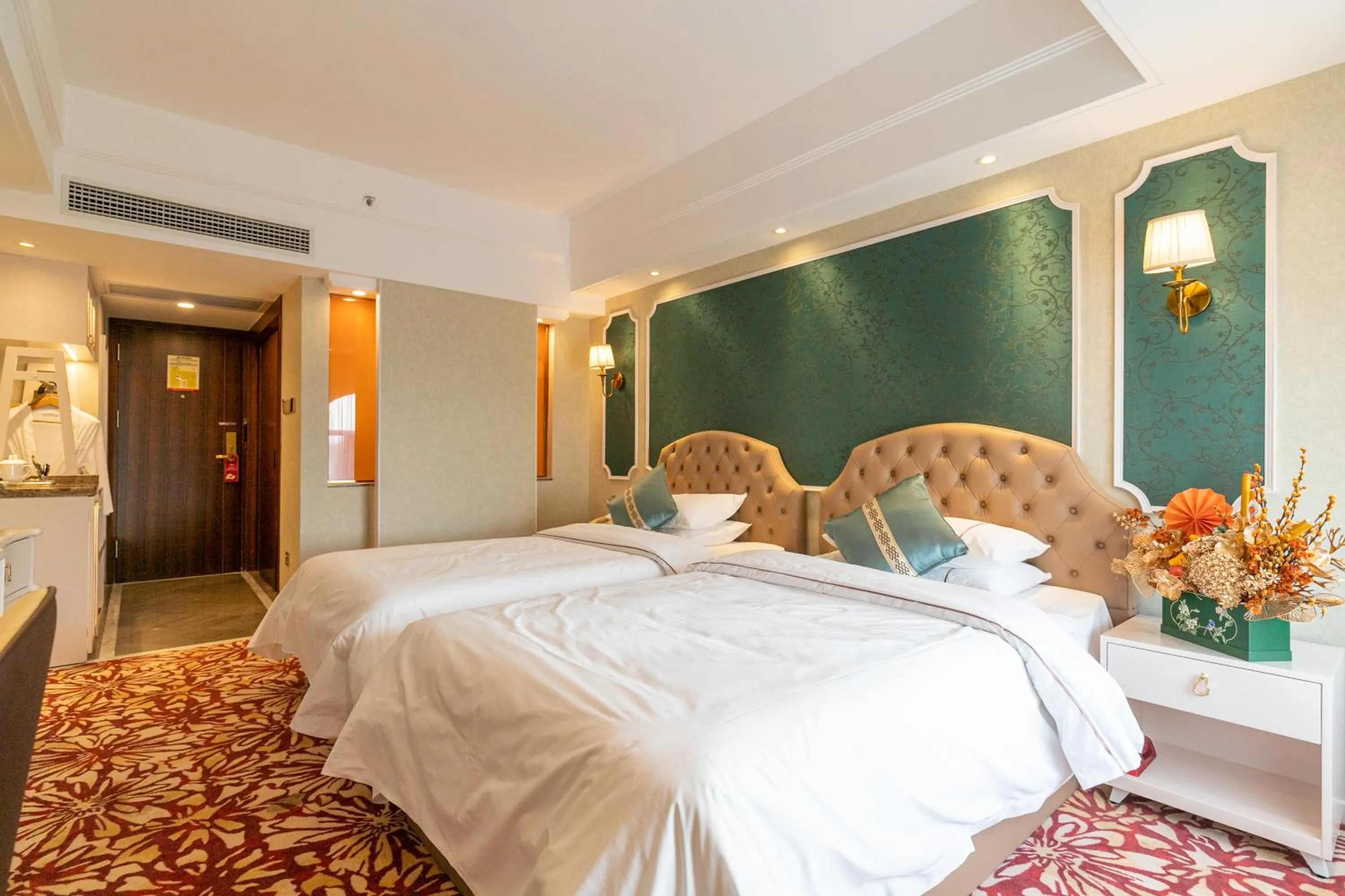 Bed in Guangdong Victory Hotel