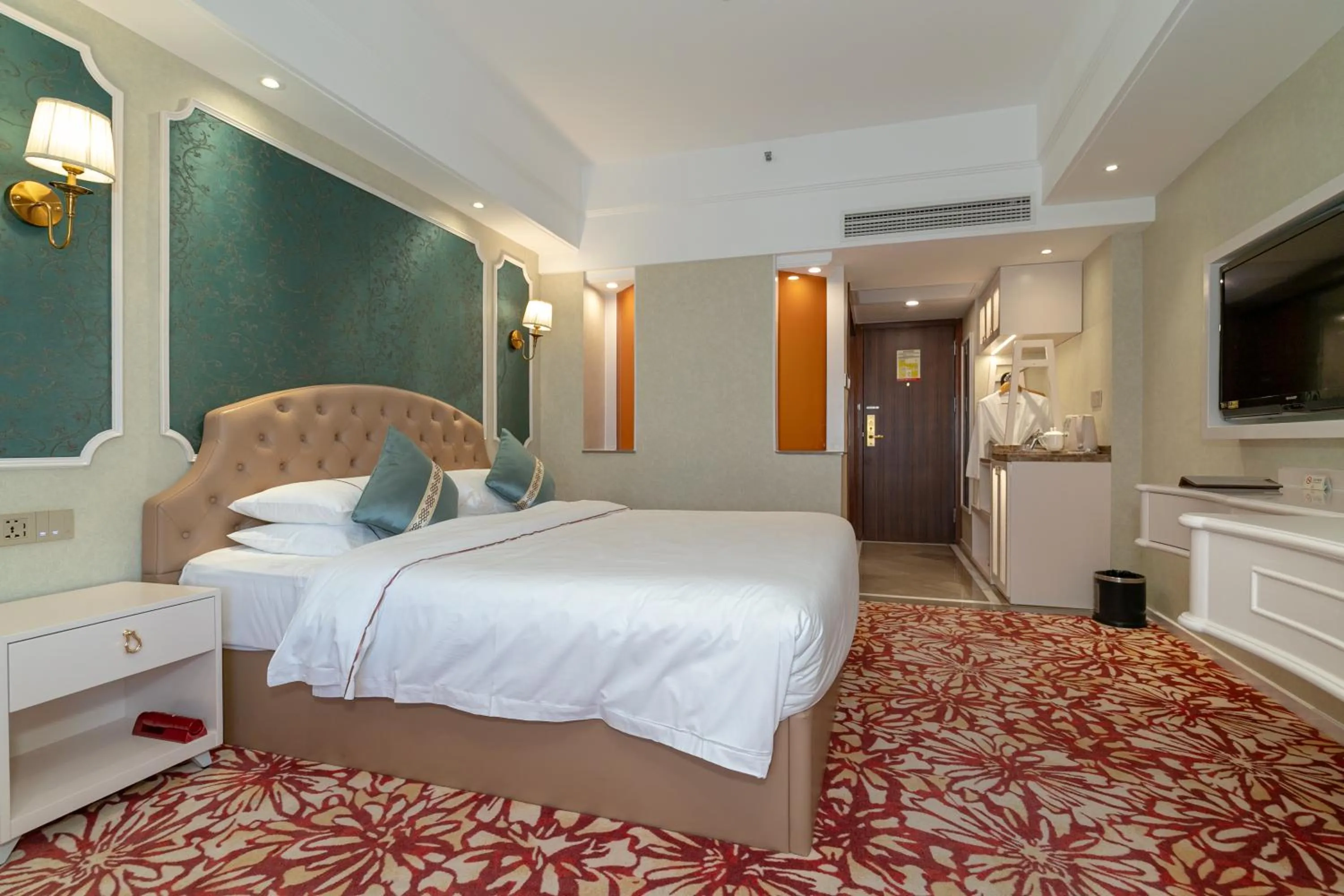 Bed in Guangdong Victory Hotel