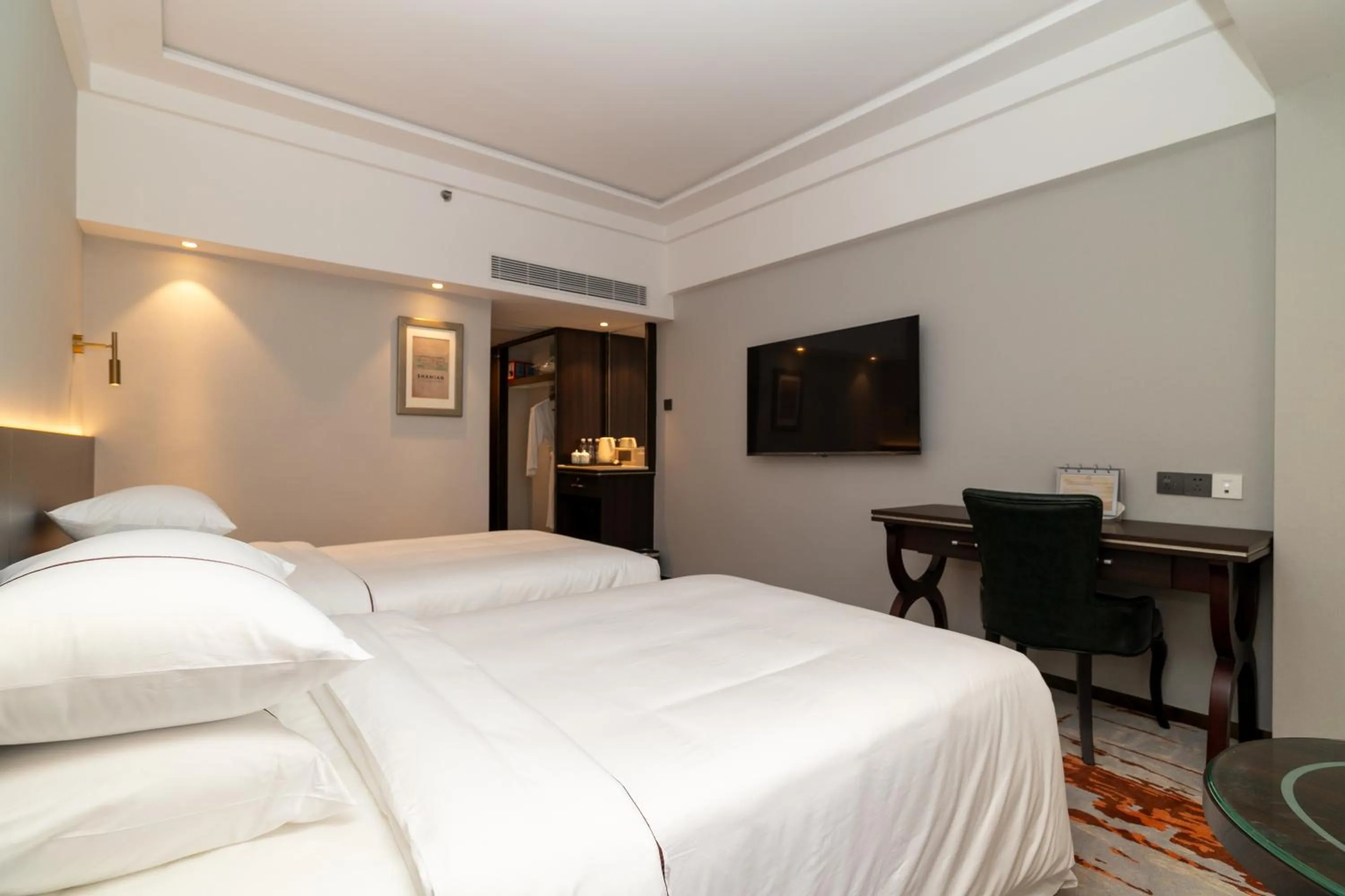 Bed in Guangdong Victory Hotel