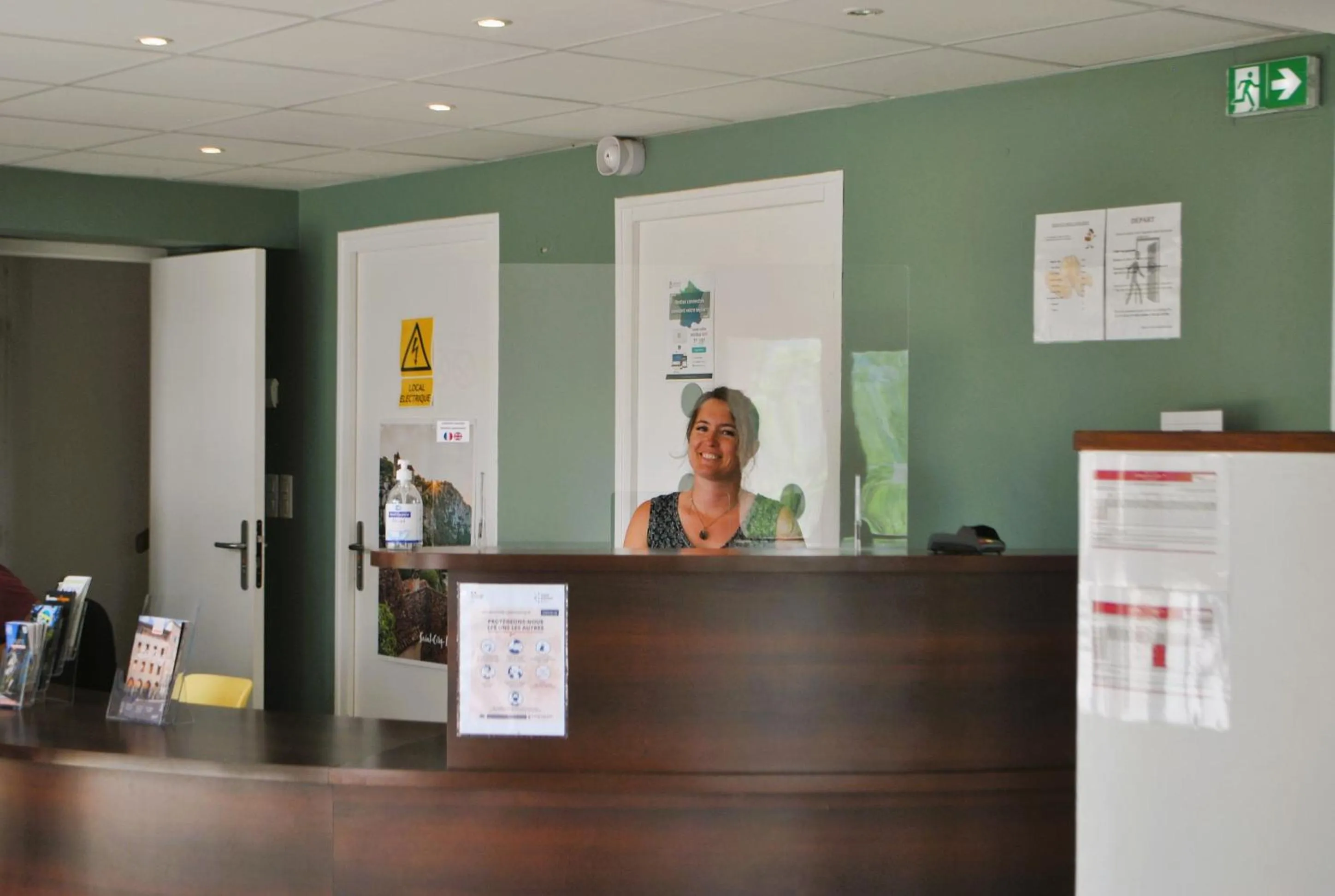 Lobby or reception in Le Domaine des Cazelles by Ateya Vacances