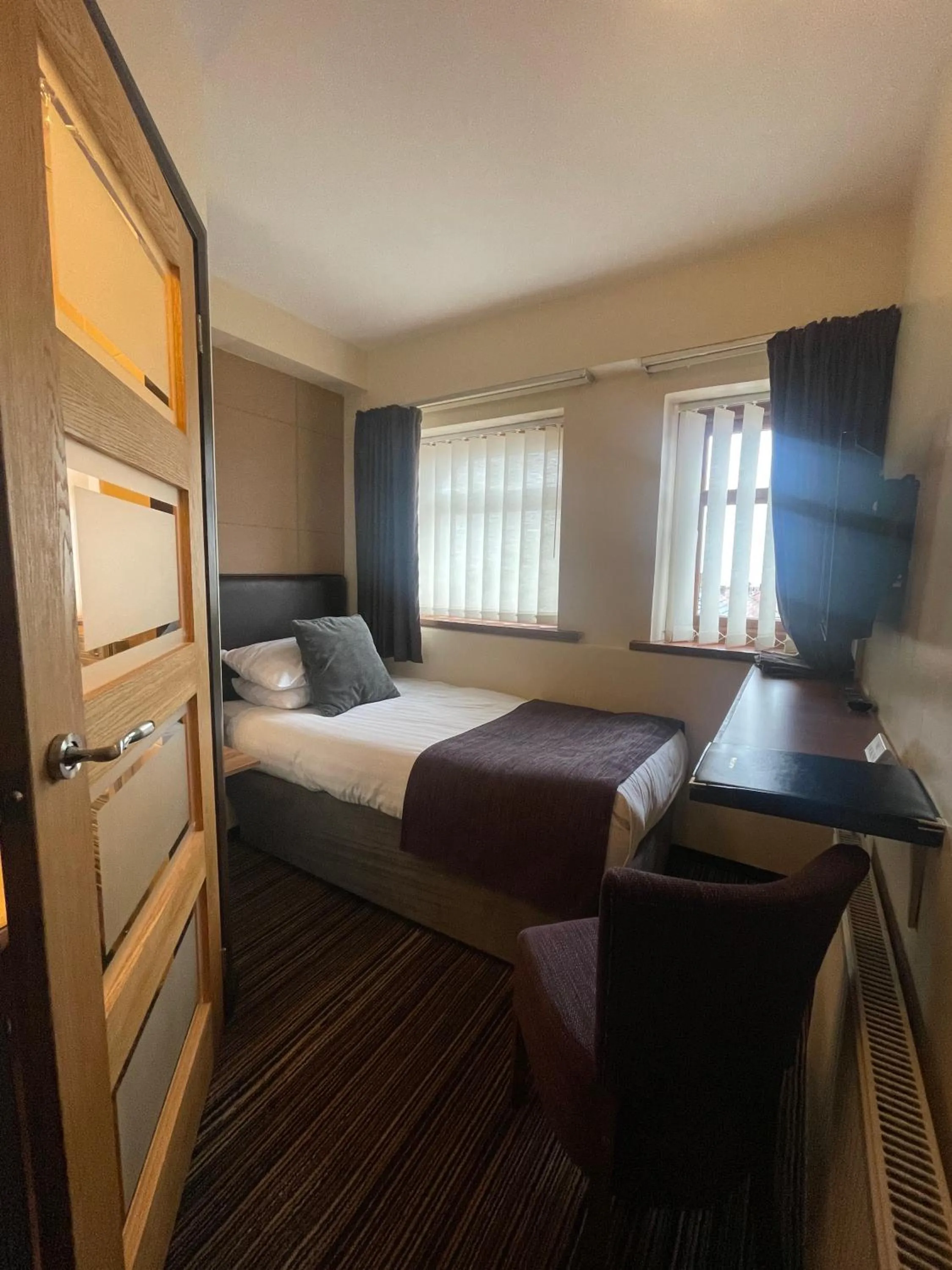 Photo of the whole room, Bed in The Bell Guesthouse