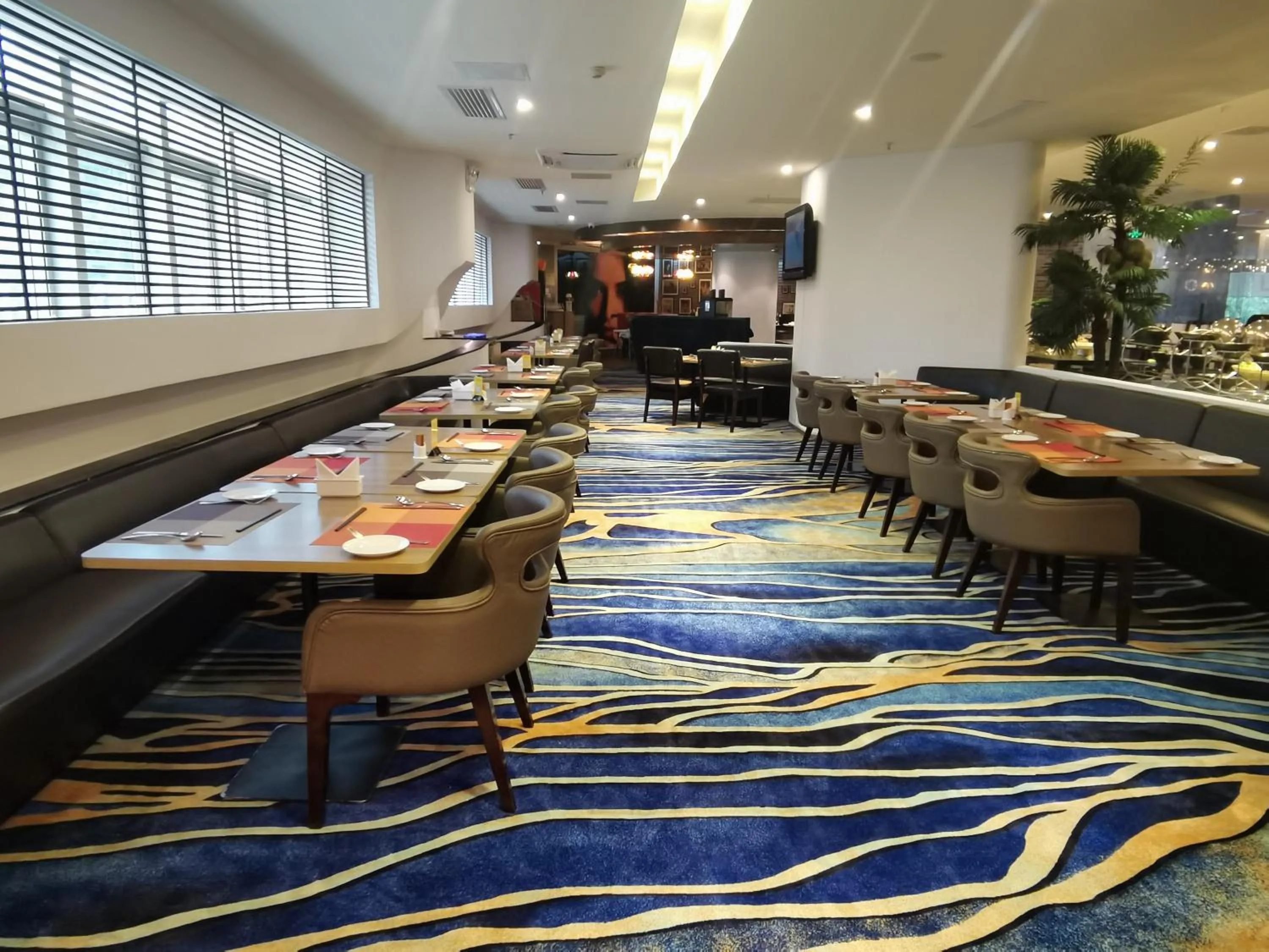 Buffet breakfast in Shenzhen Novotel Watergate
