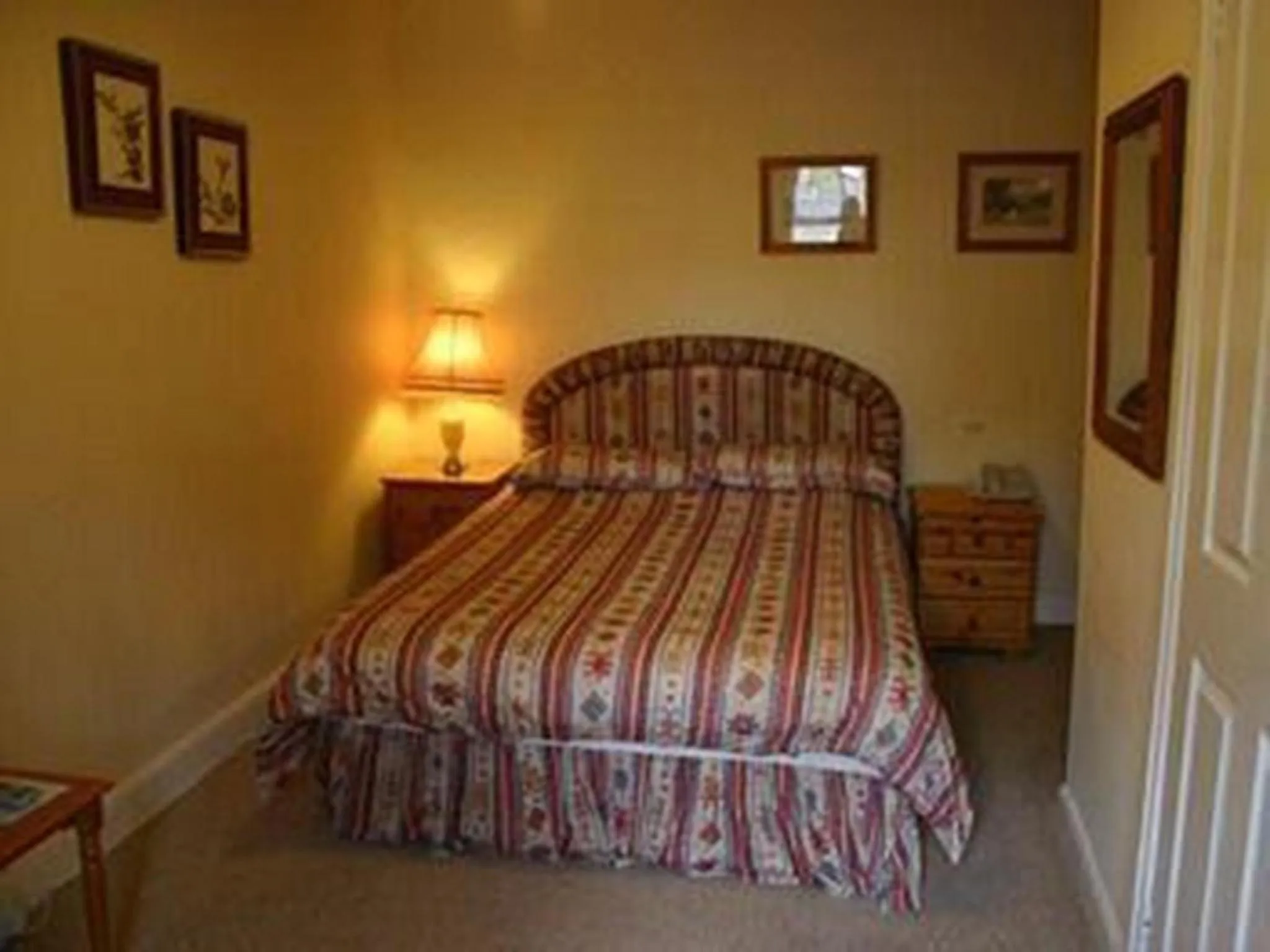 Bedroom, Bed in The Blacksmiths Arms