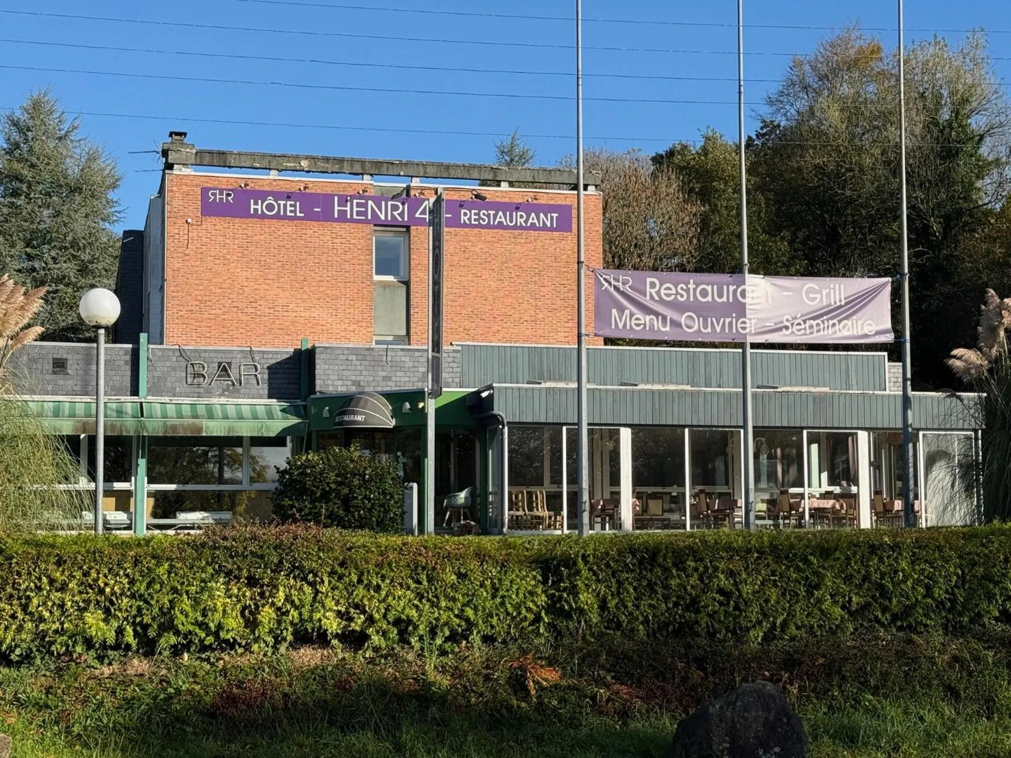 Property building in Henri 4