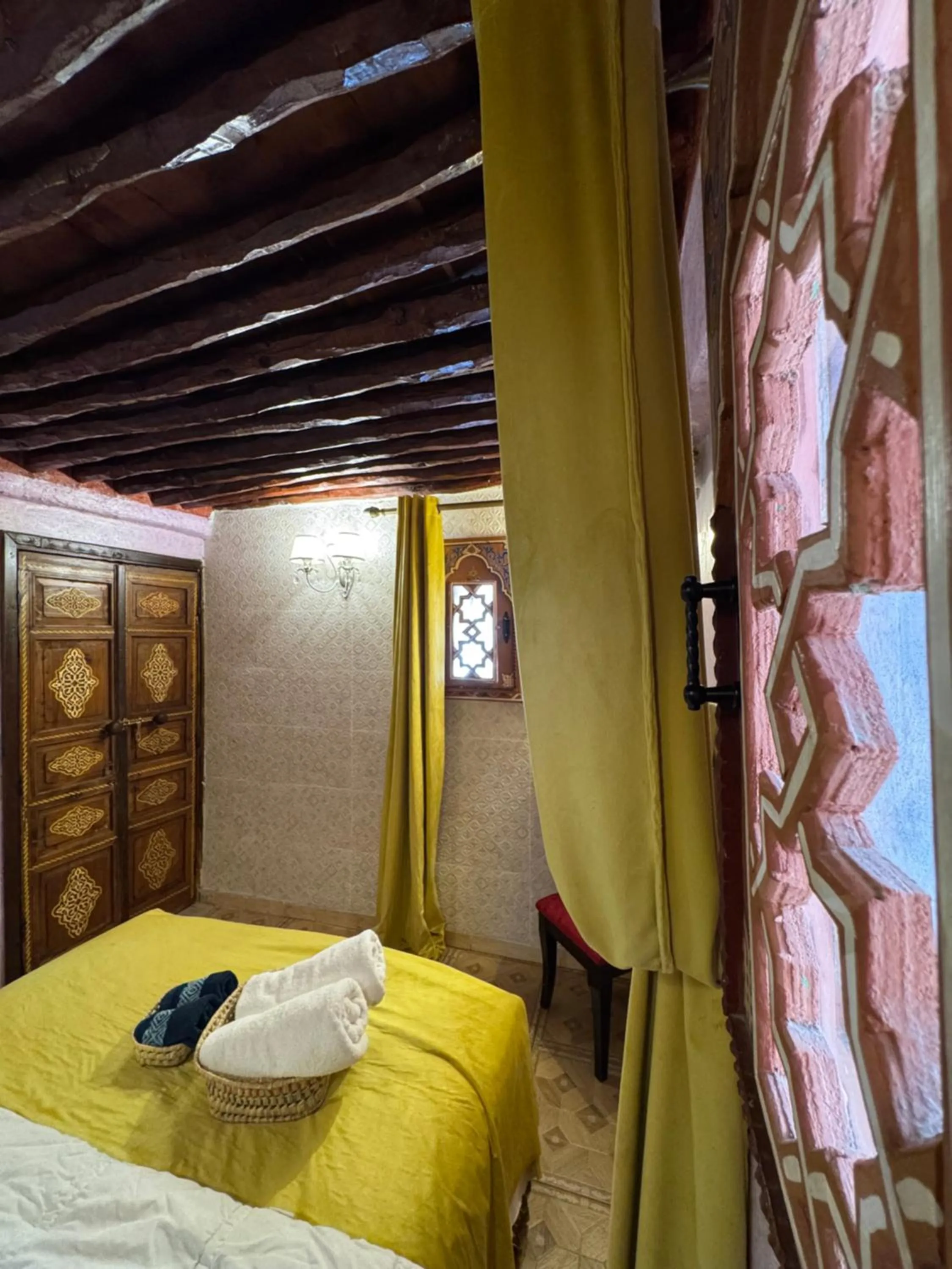 Bed in RIAD ESMERALDA By Dar Ouezzani