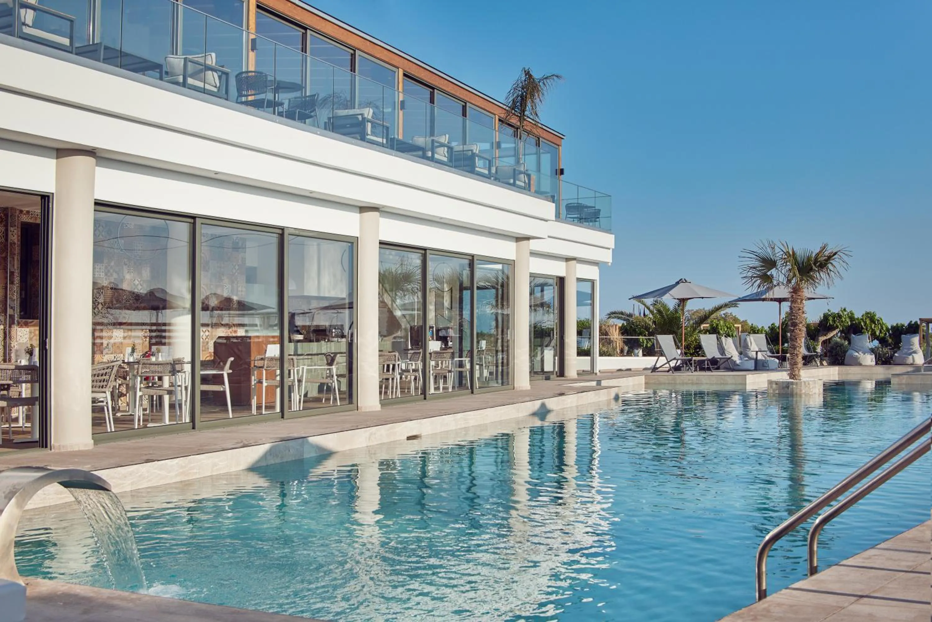Swimming pool in Amnissos Residence