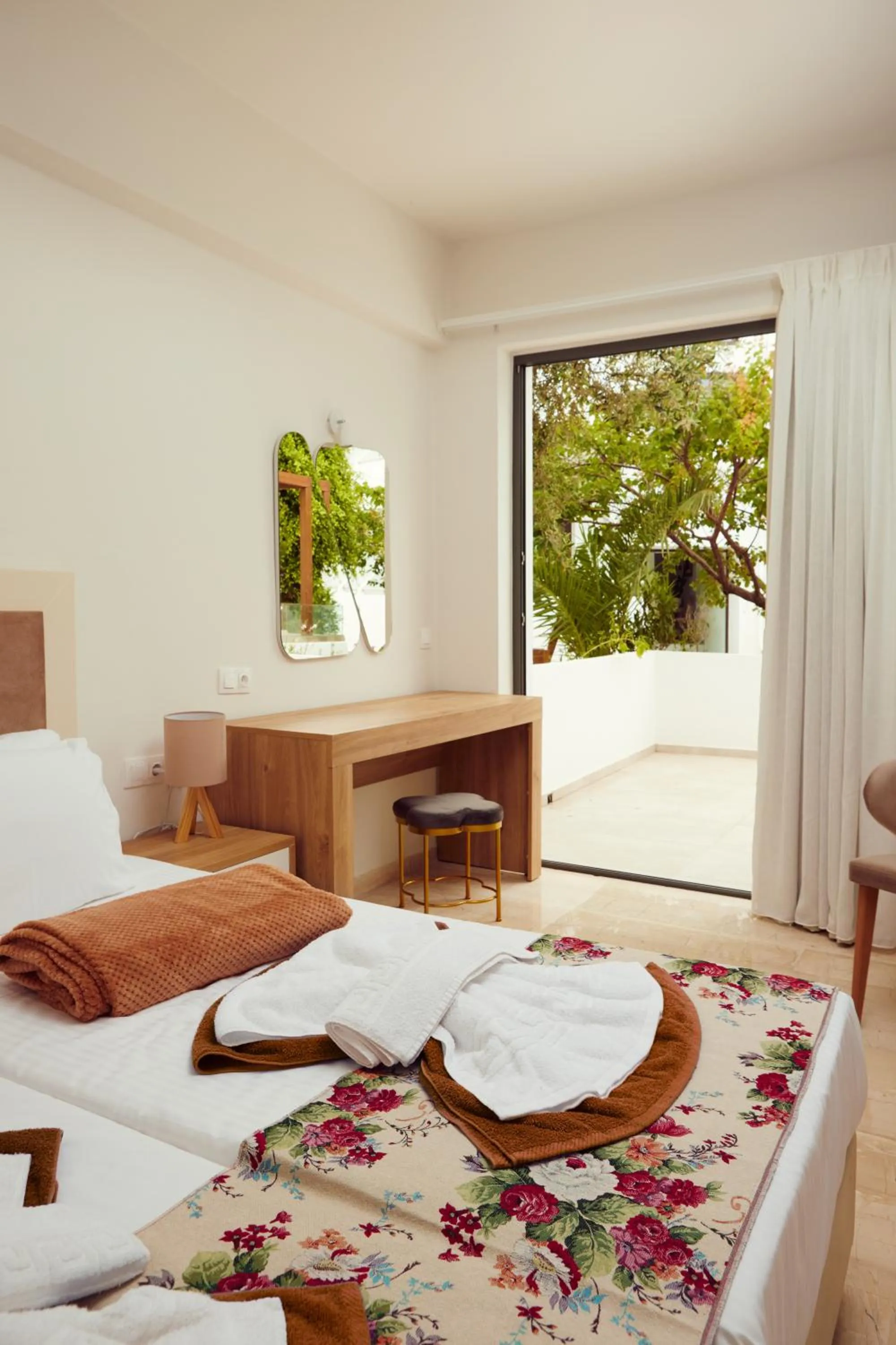 Bed in Amnissos Residence