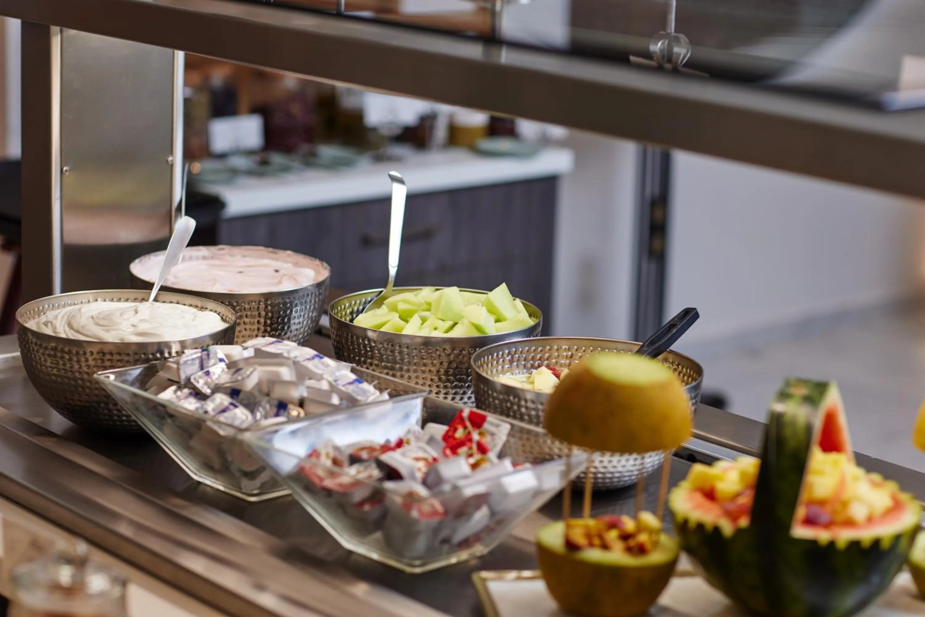 Buffet breakfast in Amnissos Residence