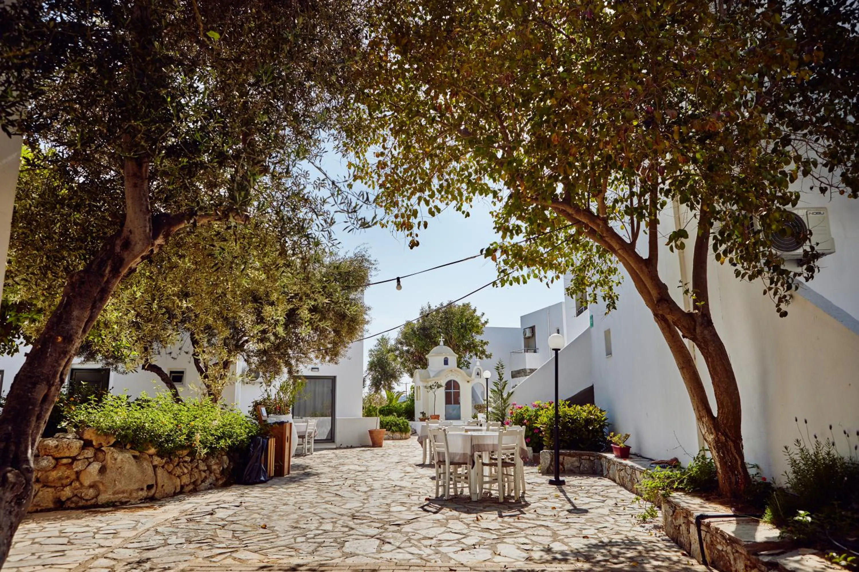 Area and facilities in Amnissos Residence