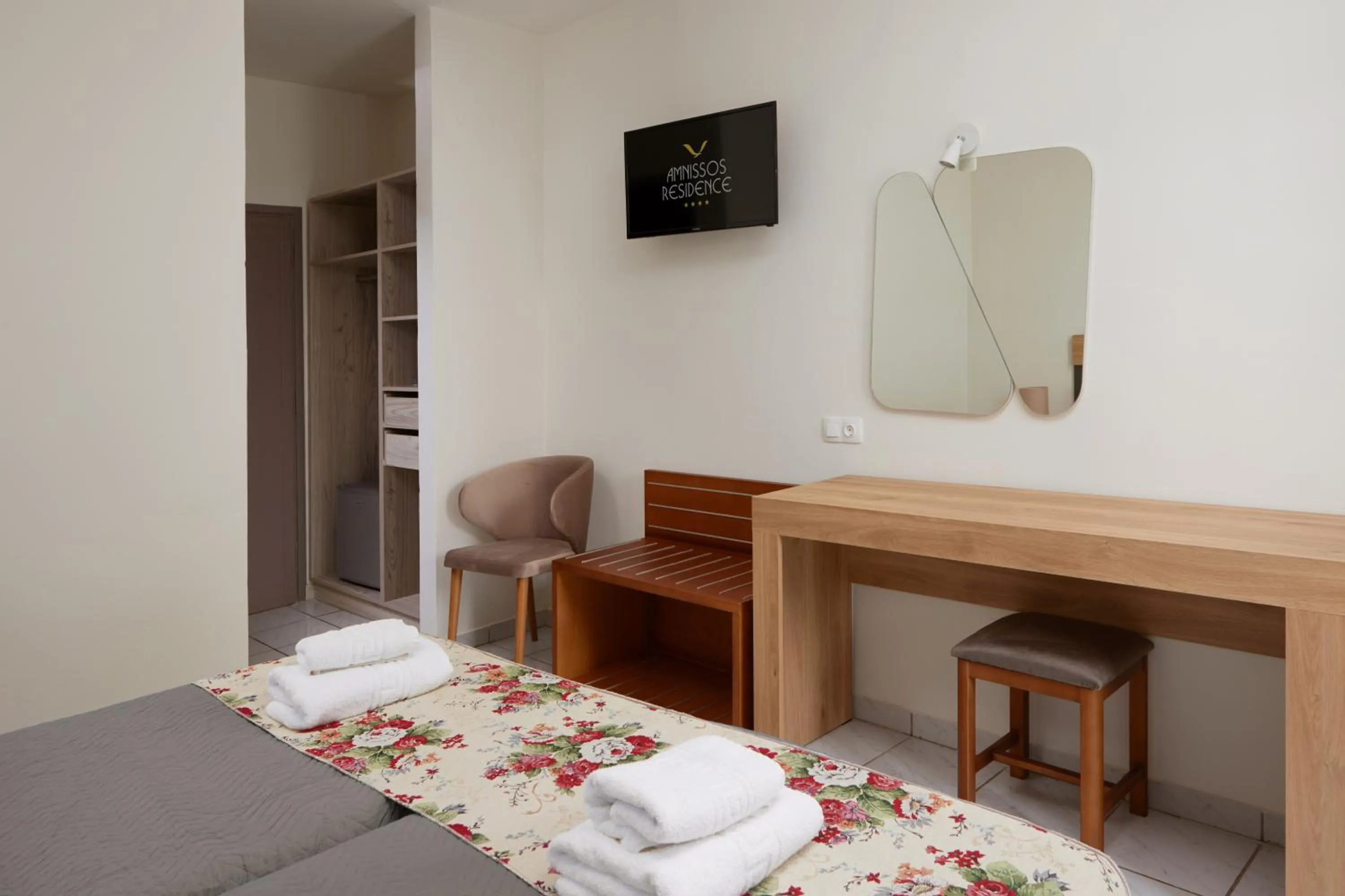 Bed in Amnissos Residence