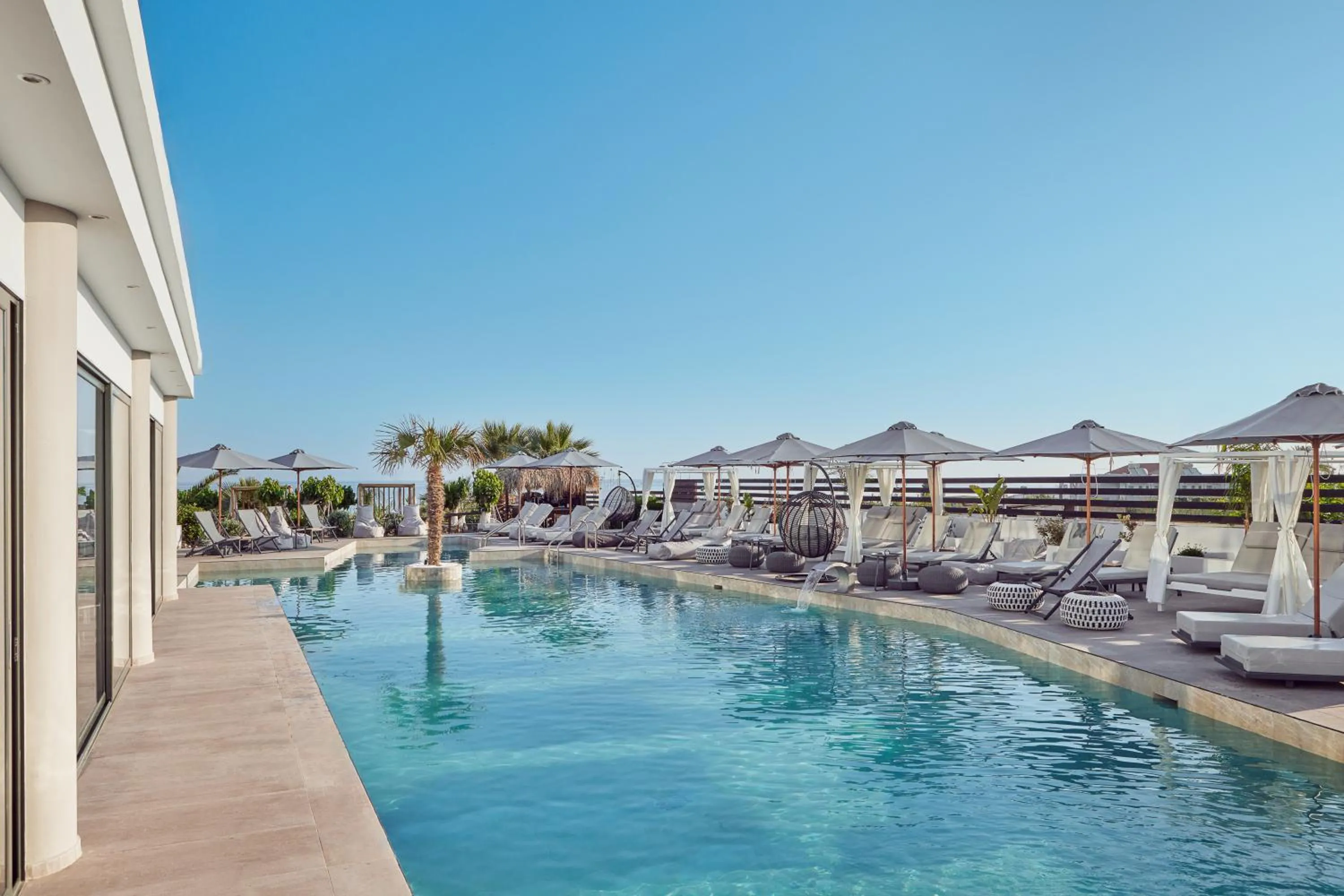 Swimming pool in Amnissos Residence
