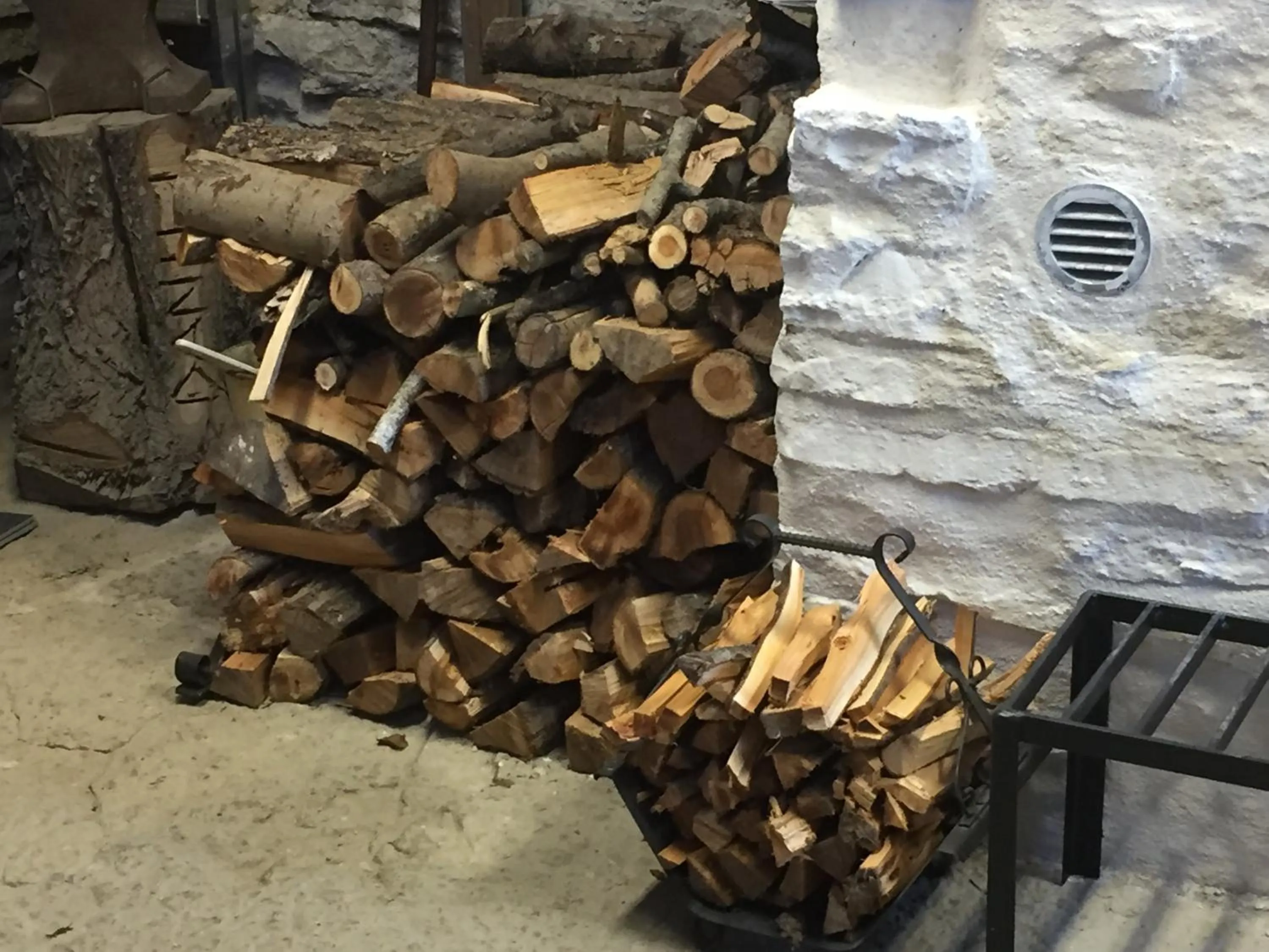 Property building in Stenbrottets smedja