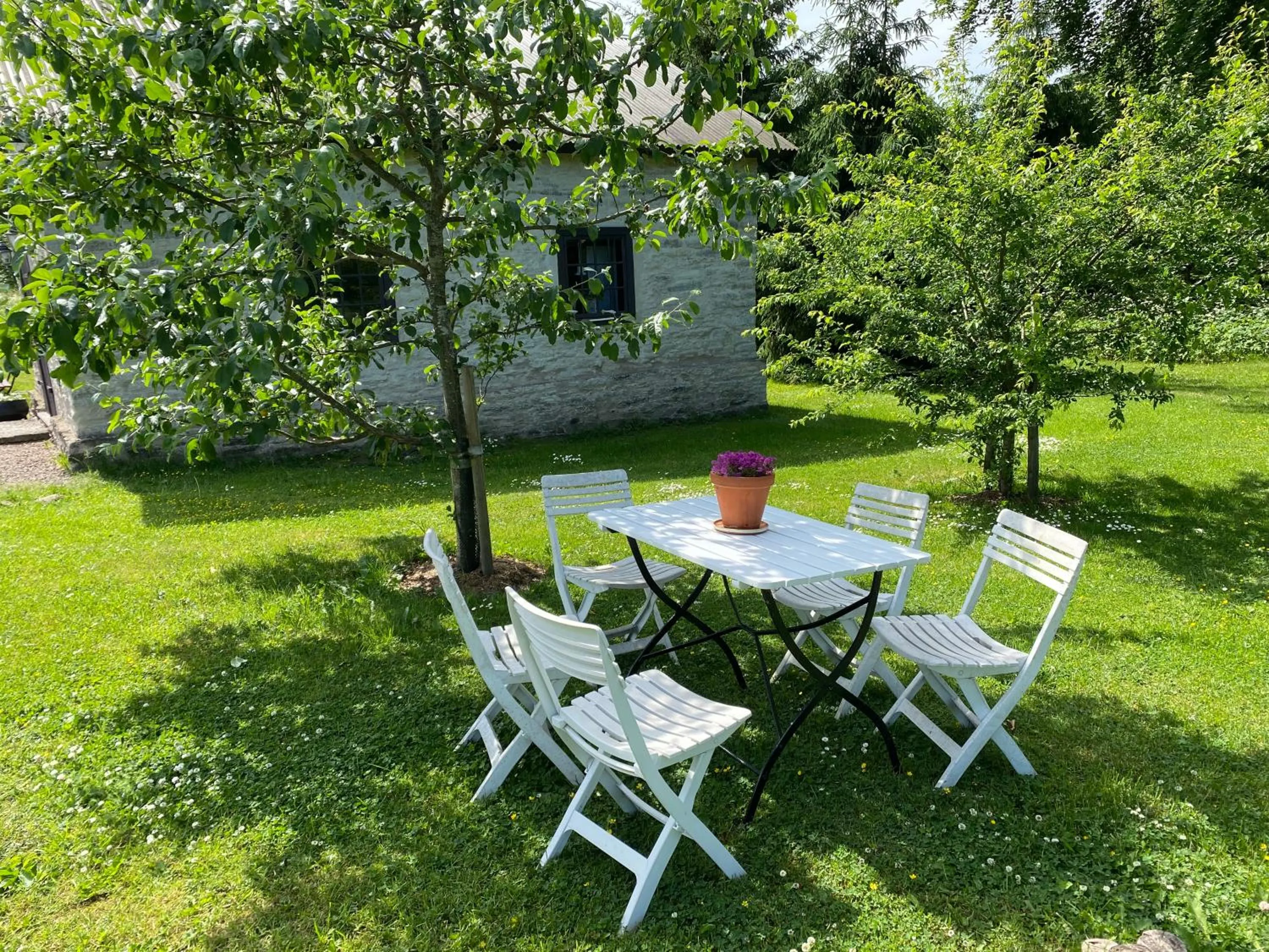 Garden in Stenbrottets smedja