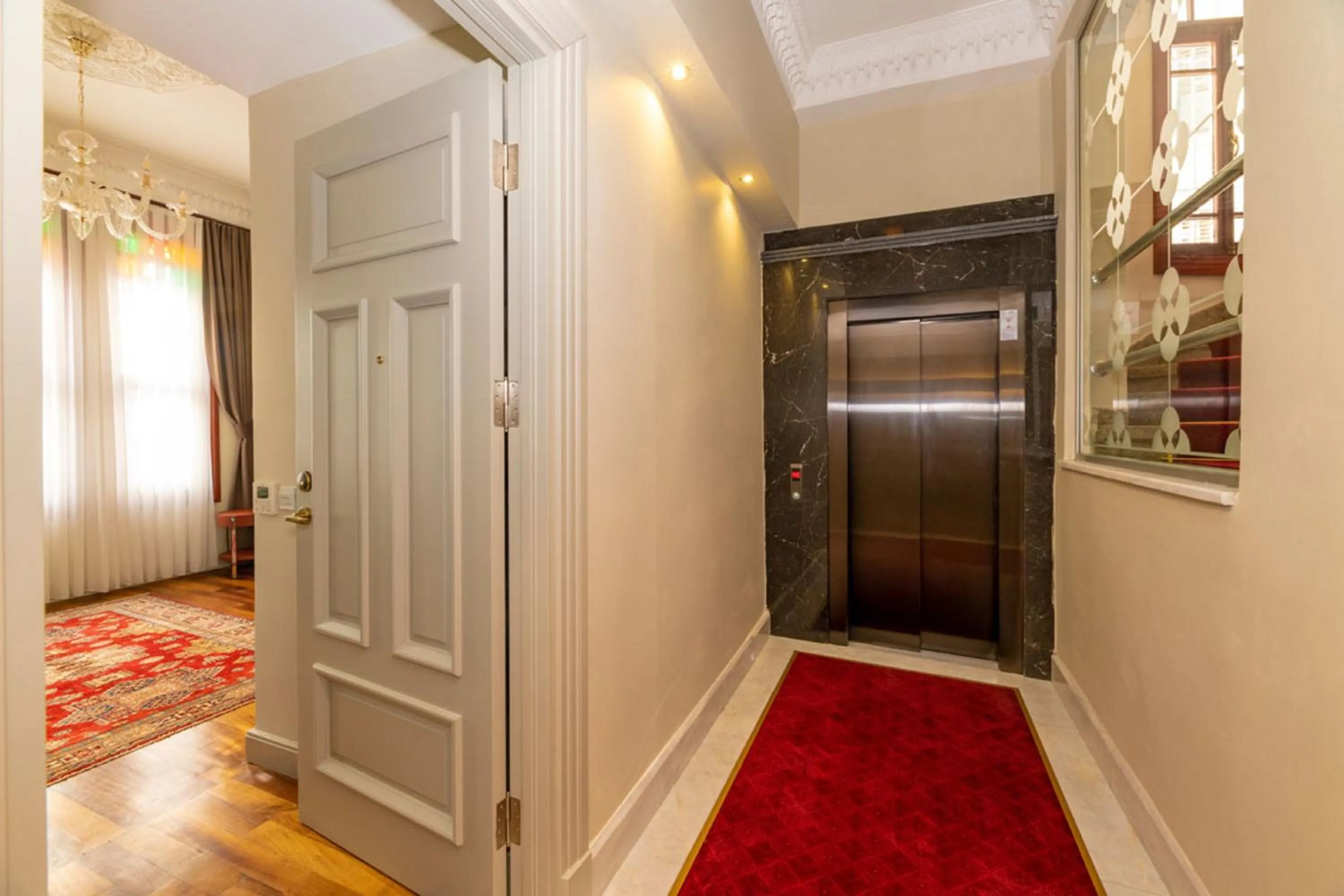 wardrobe in Blue Gilroy Hotel