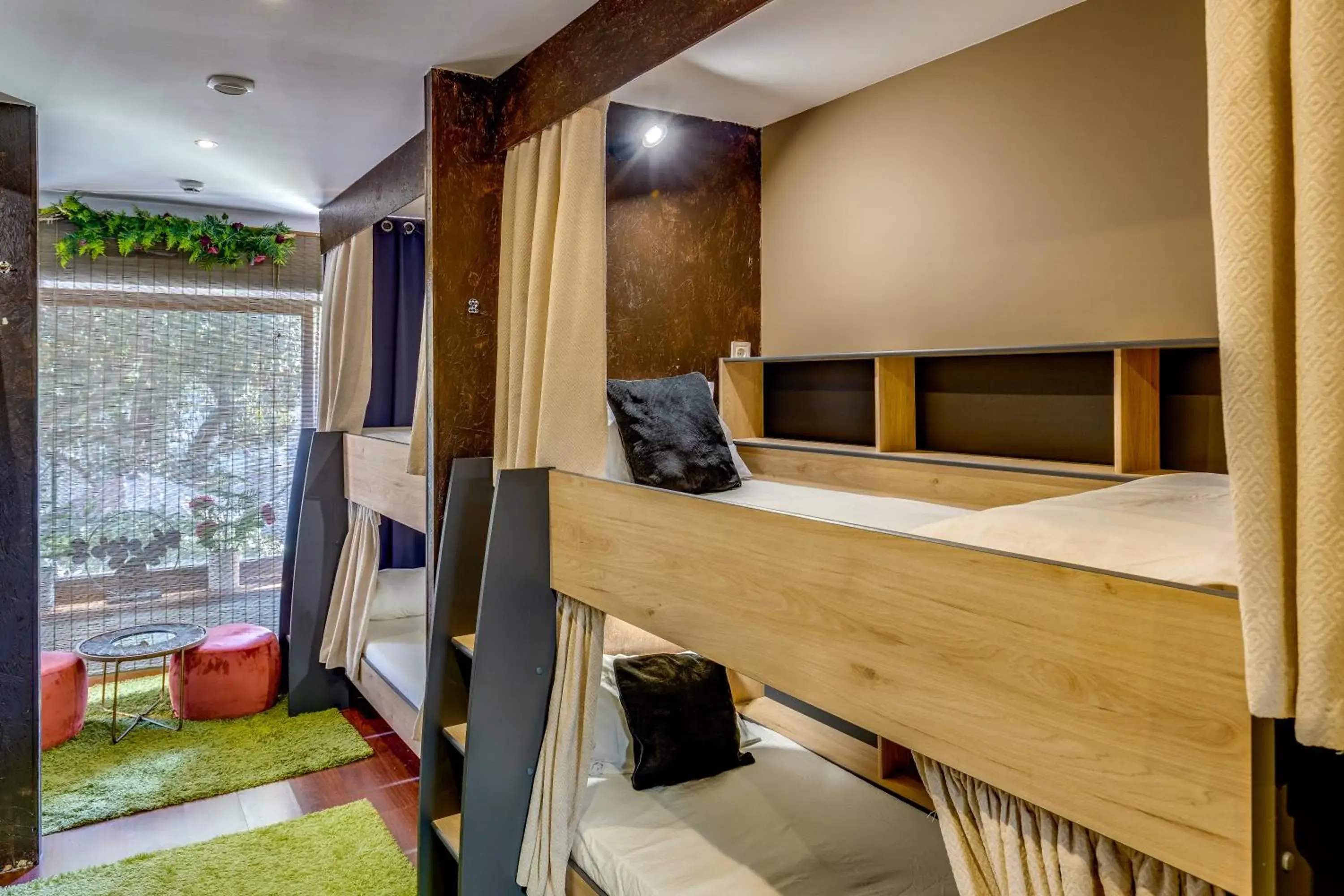 Bunk Bed in Mixed Dormitory Room in Garden in Town Hostel Bunk Bed in Mixed Dormitory Room in Garden in Town Hostel