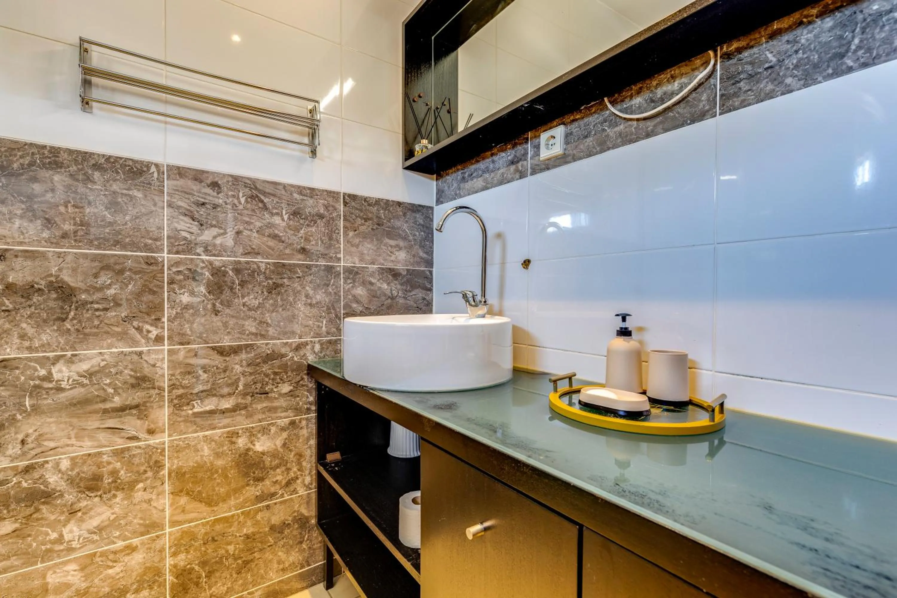 Bathroom in Garden in Town Hostel