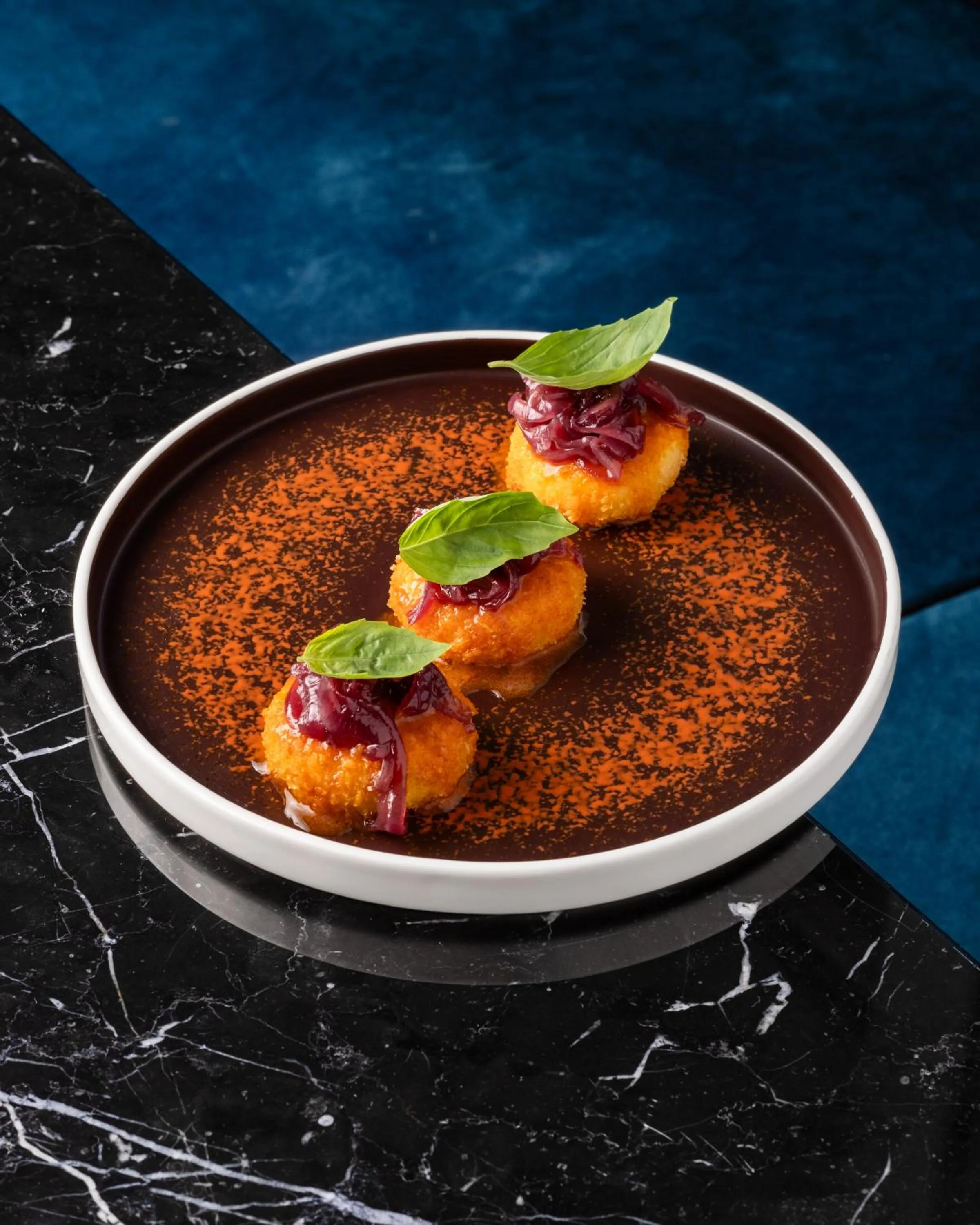 Restaurant/places to eat in The Vista Rooms & Terrace