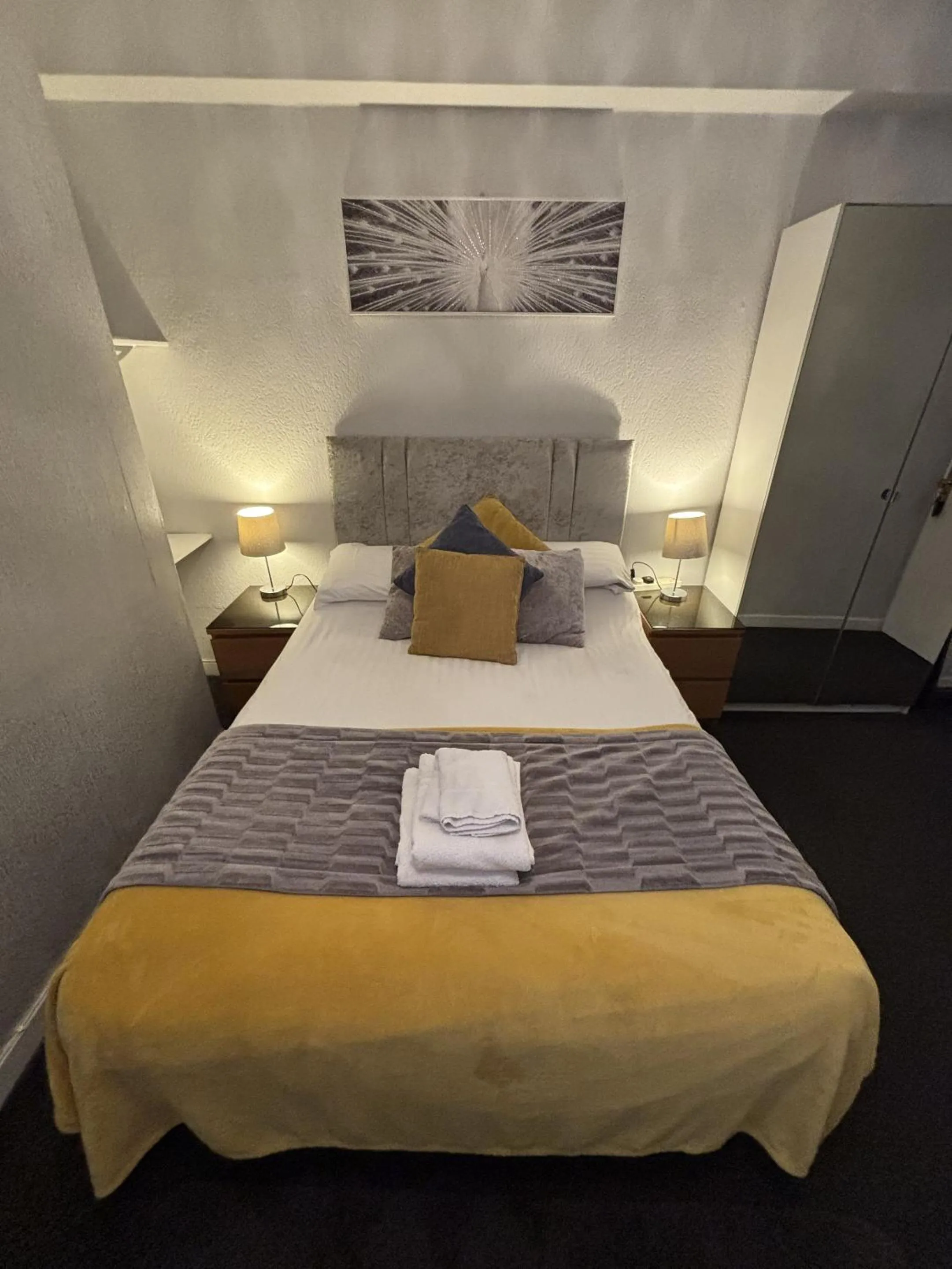 Bathroom, Bed in The Georgian Guesthouse