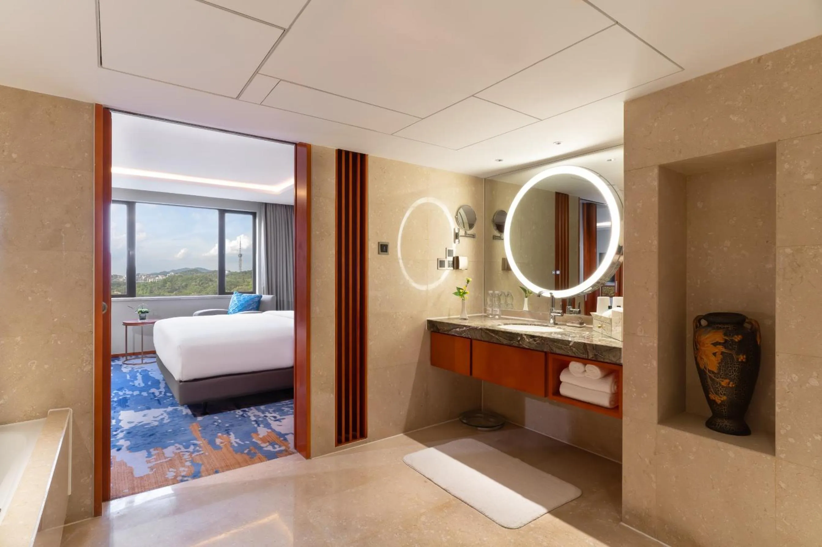 Bathroom, Bed in China Hotel Guangzhou