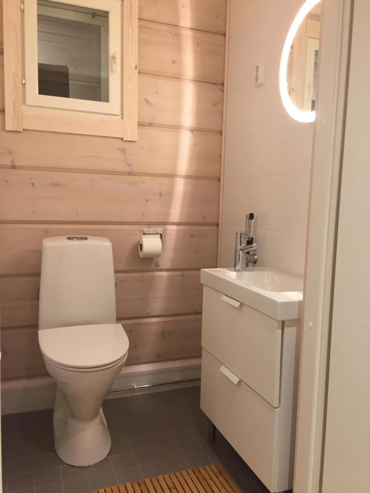 Toilet in Iisakki Village