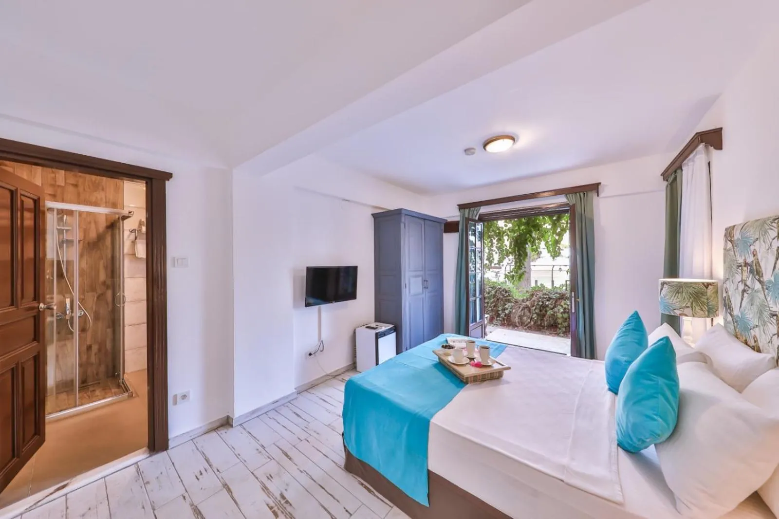 Photo of the whole room, Bed in Mare Garden Hotel