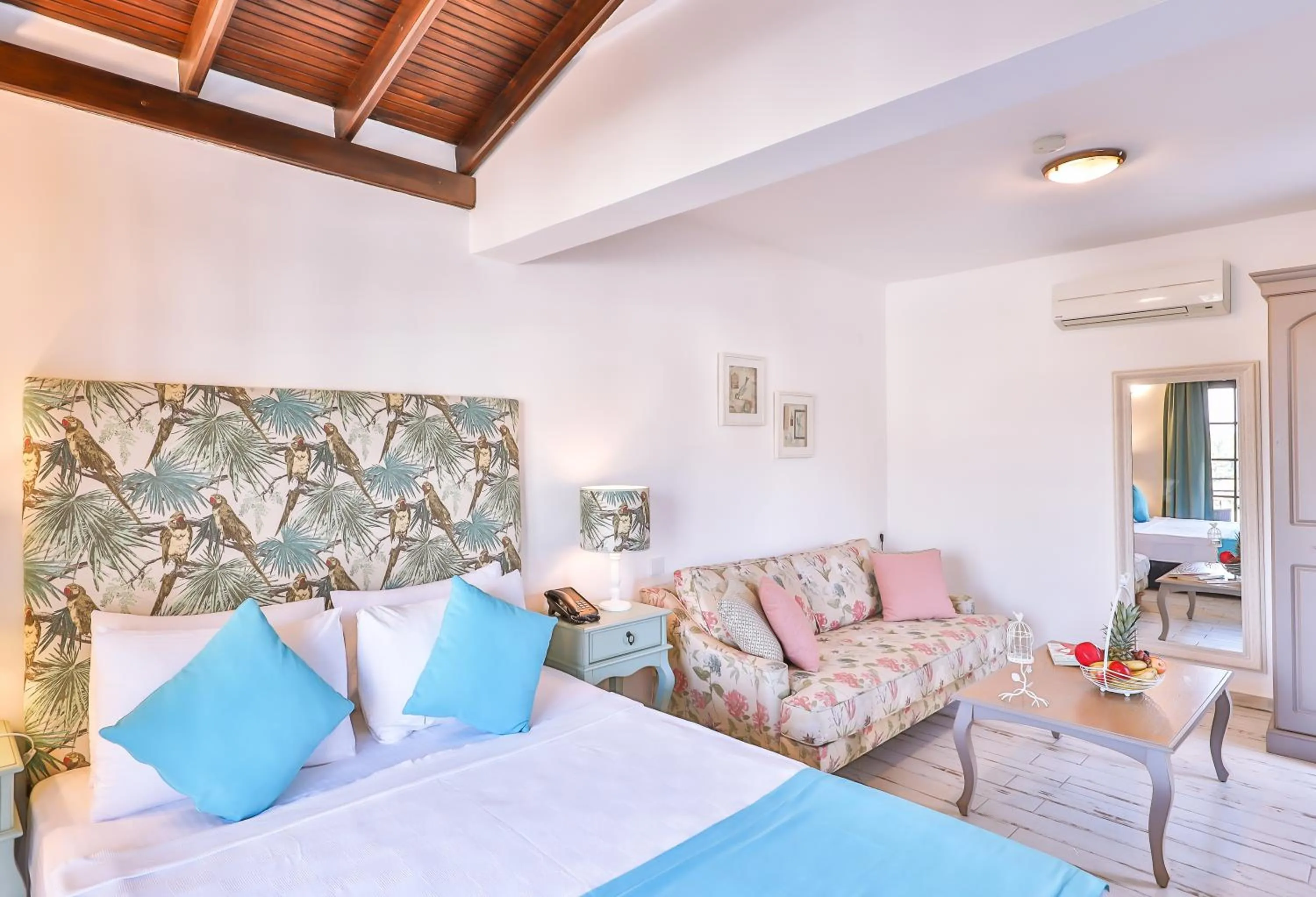 Bedroom, Bed in Mare Garden Hotel