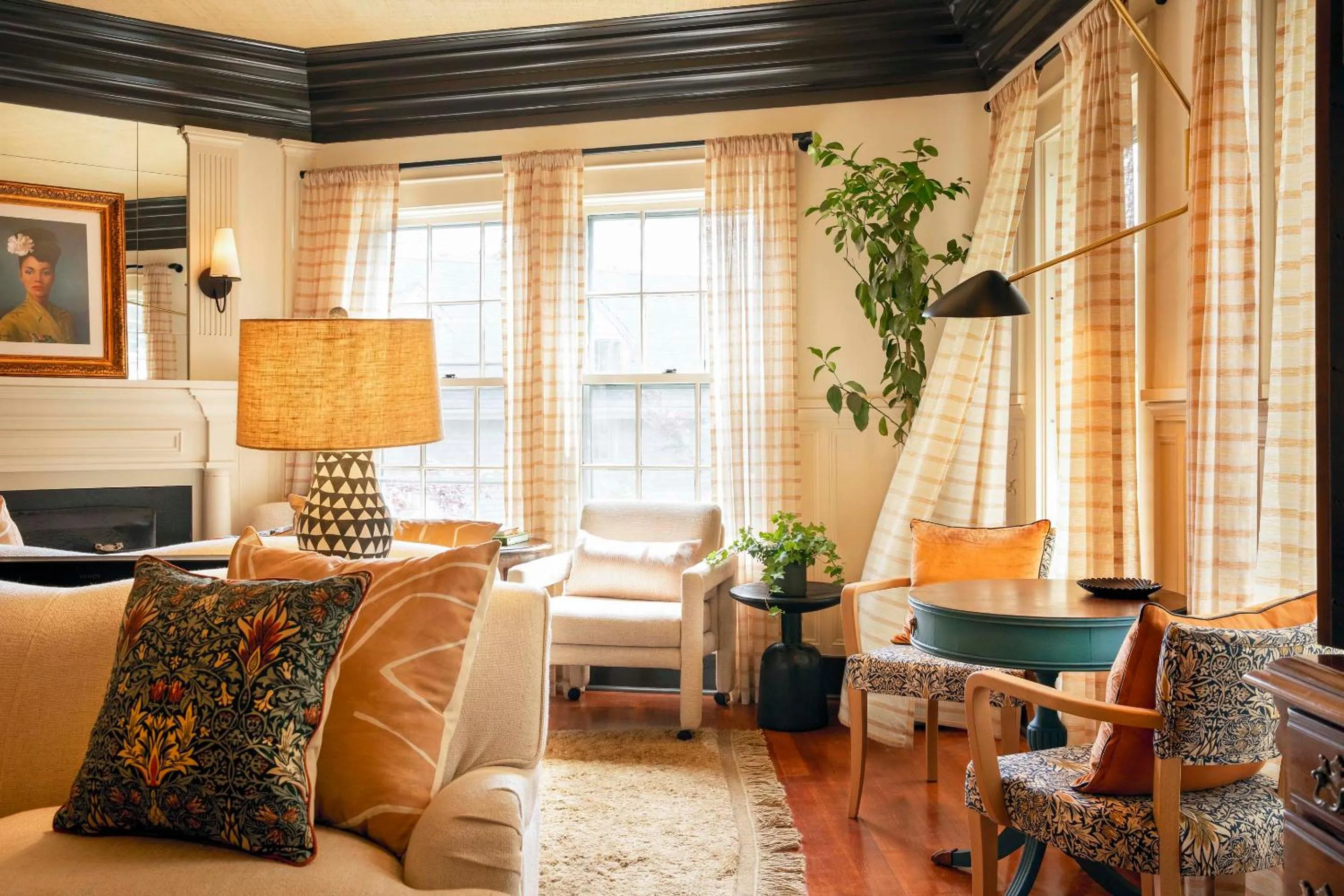 Communal lounge/ TV room in Life House, Nantucket