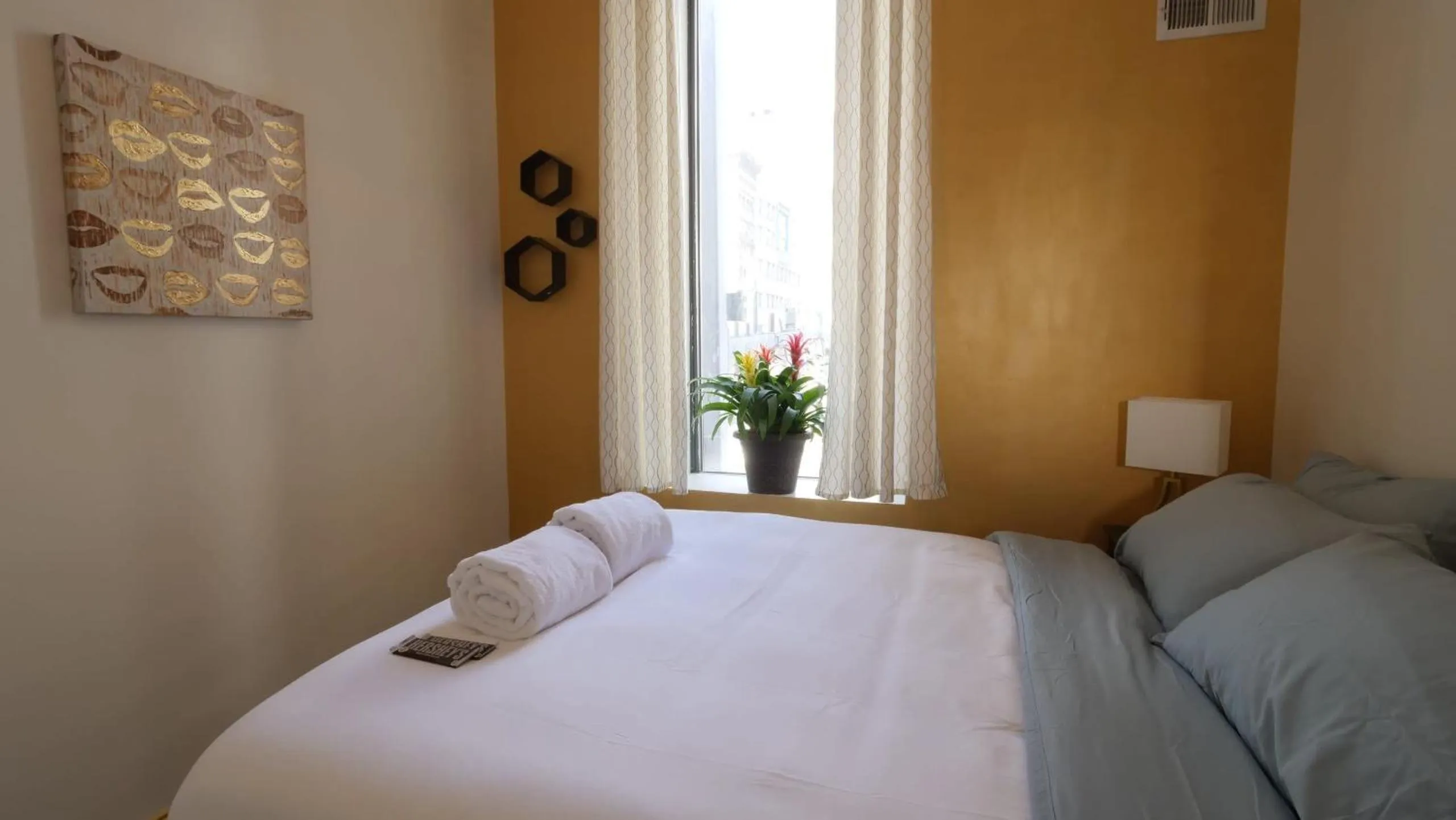 Bed in Stay Pittsburgh