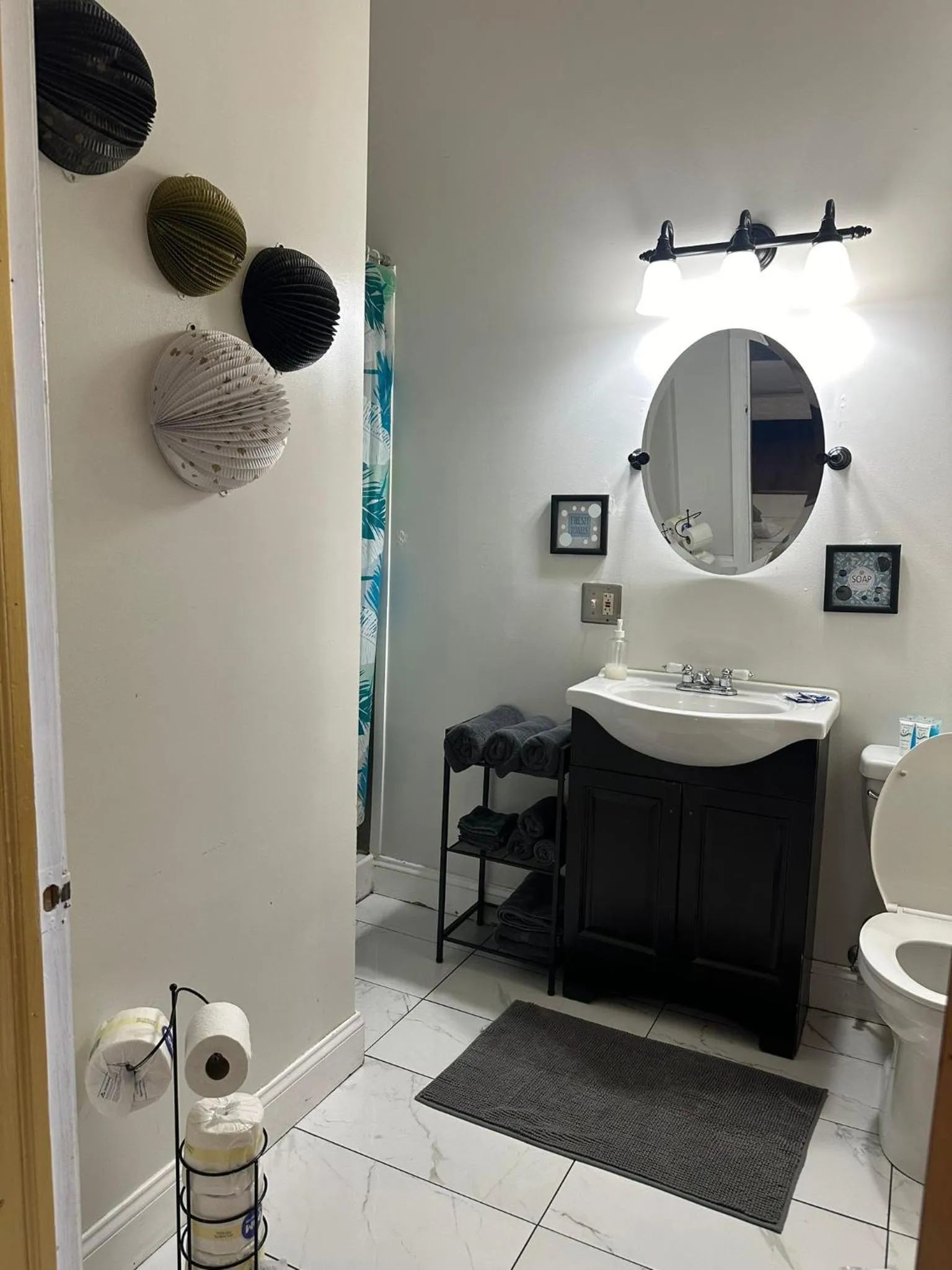 Toilet in Stay Pittsburgh