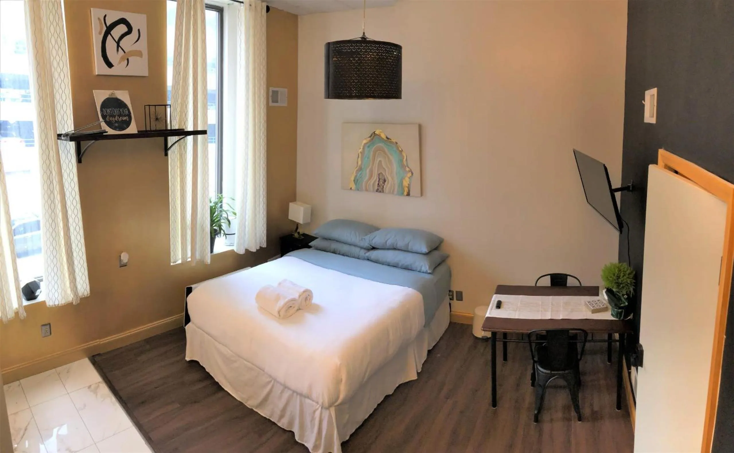 Bed in Stay Pittsburgh